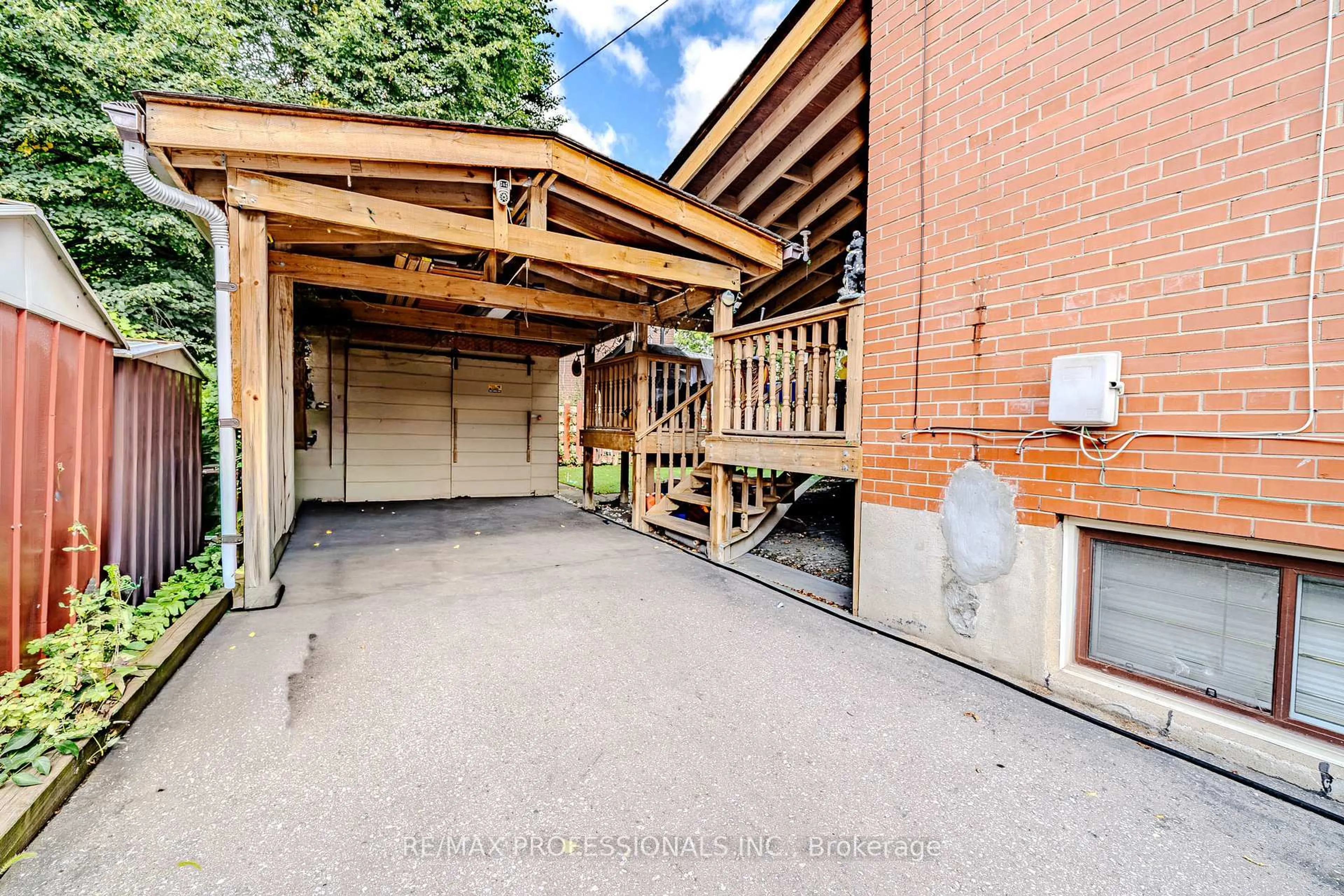 Patio, street for 72 Painted Post Dr, Toronto Ontario M1H 1T2