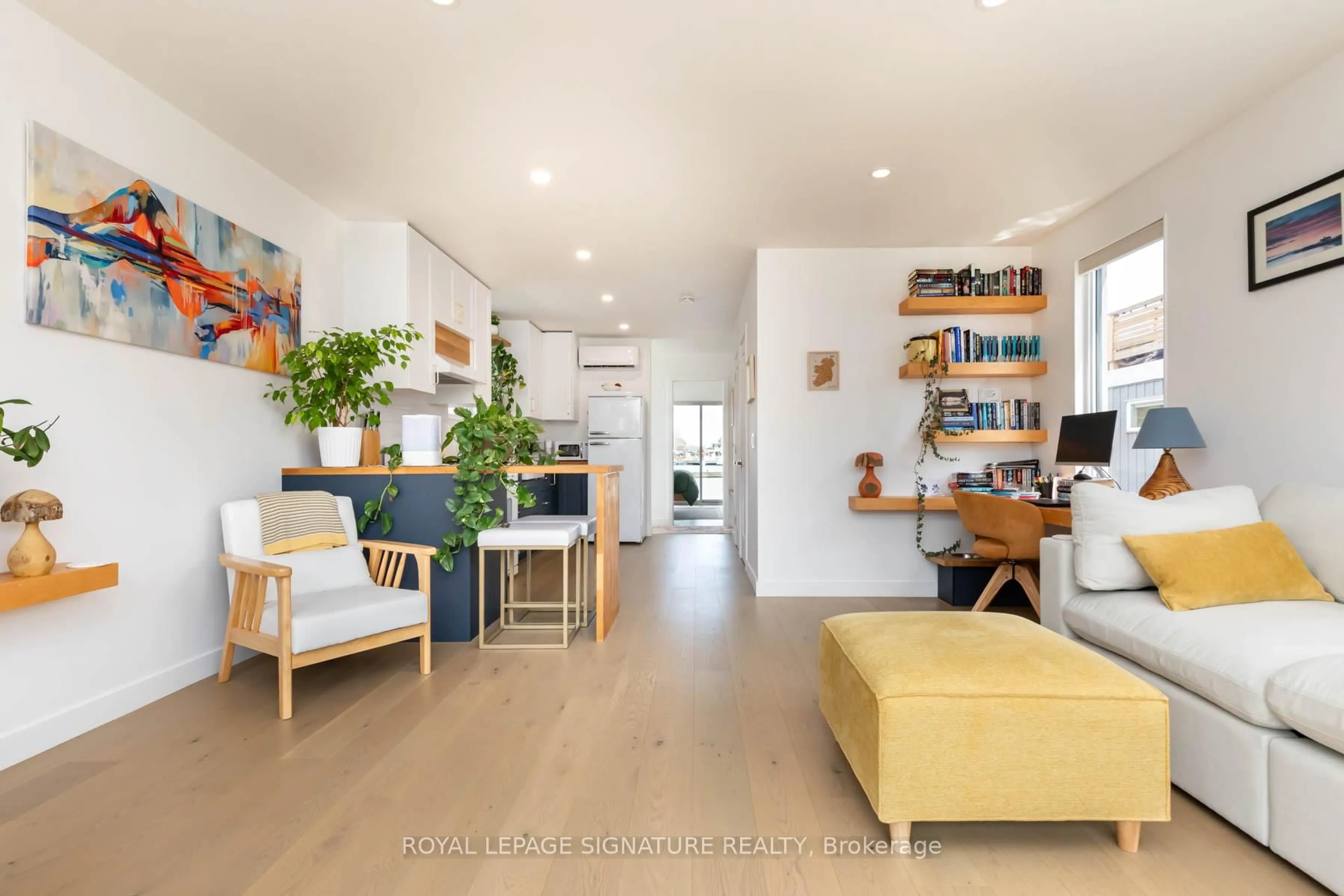 Indoor entryway for 7 Brimley Rd #E-65, Toronto Ontario M1M 3W3