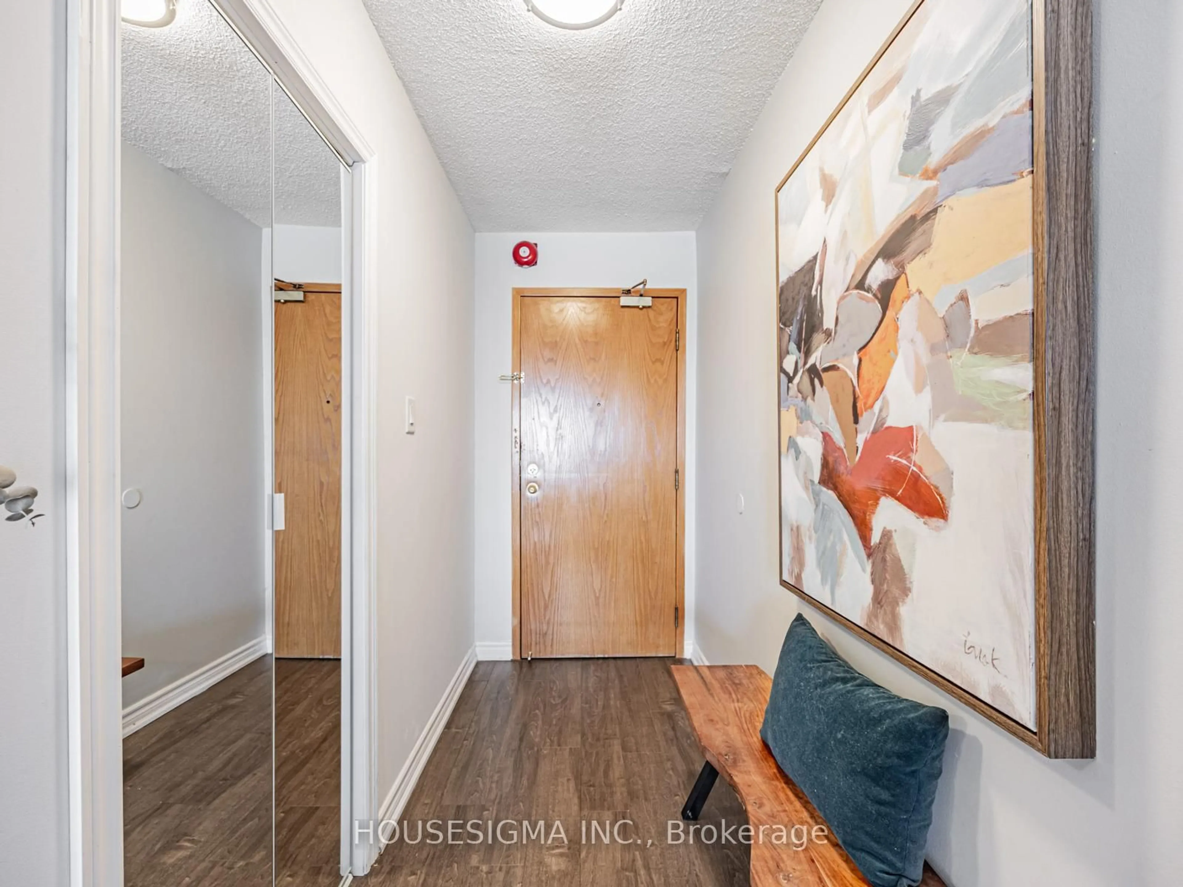 Indoor entryway for 39 Kimbercroft Crt #703, Toronto Ontario M1S 5B5