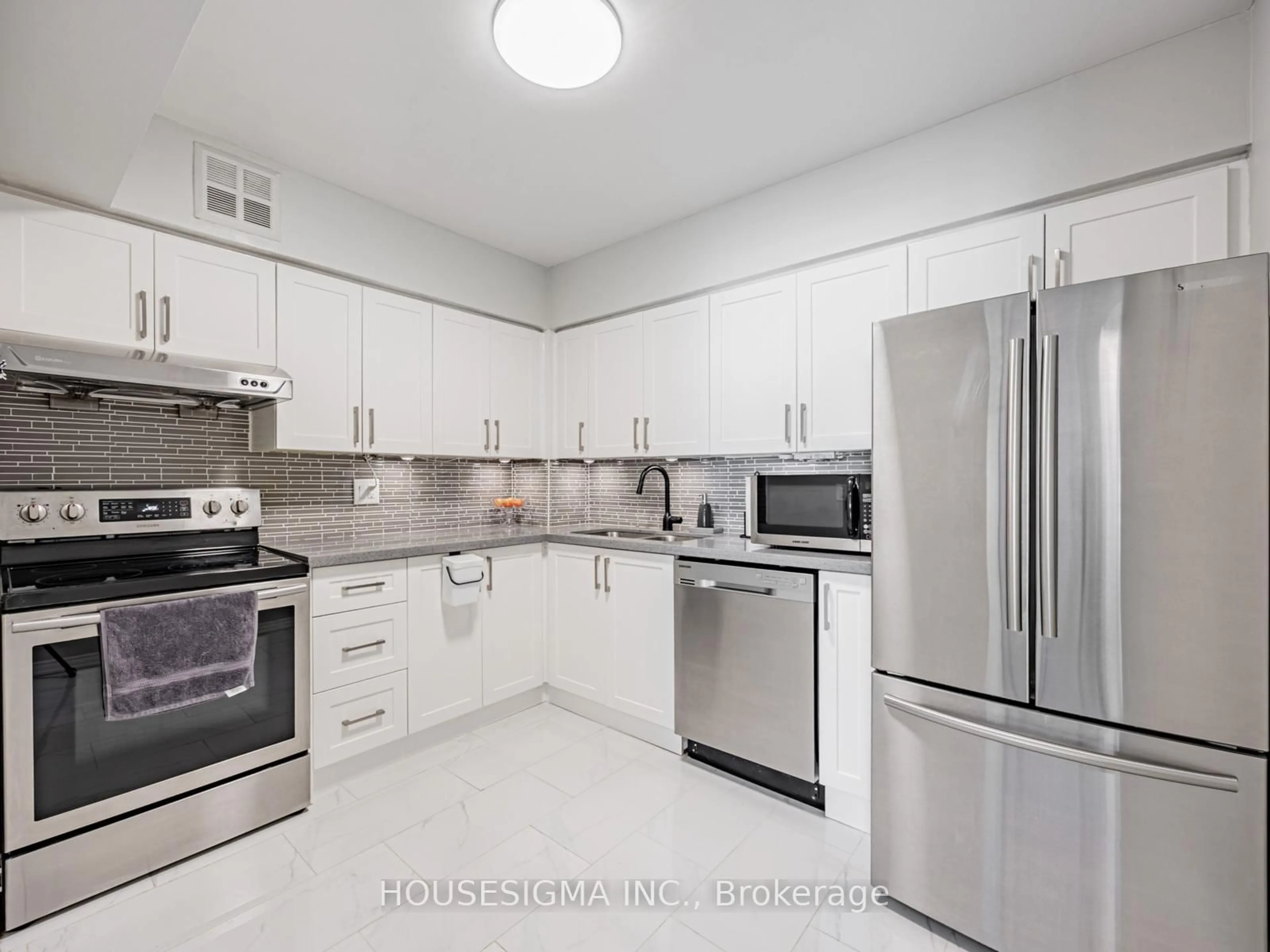 Standard kitchen, unknown for 39 Kimbercroft Crt #703, Toronto Ontario M1S 5B5