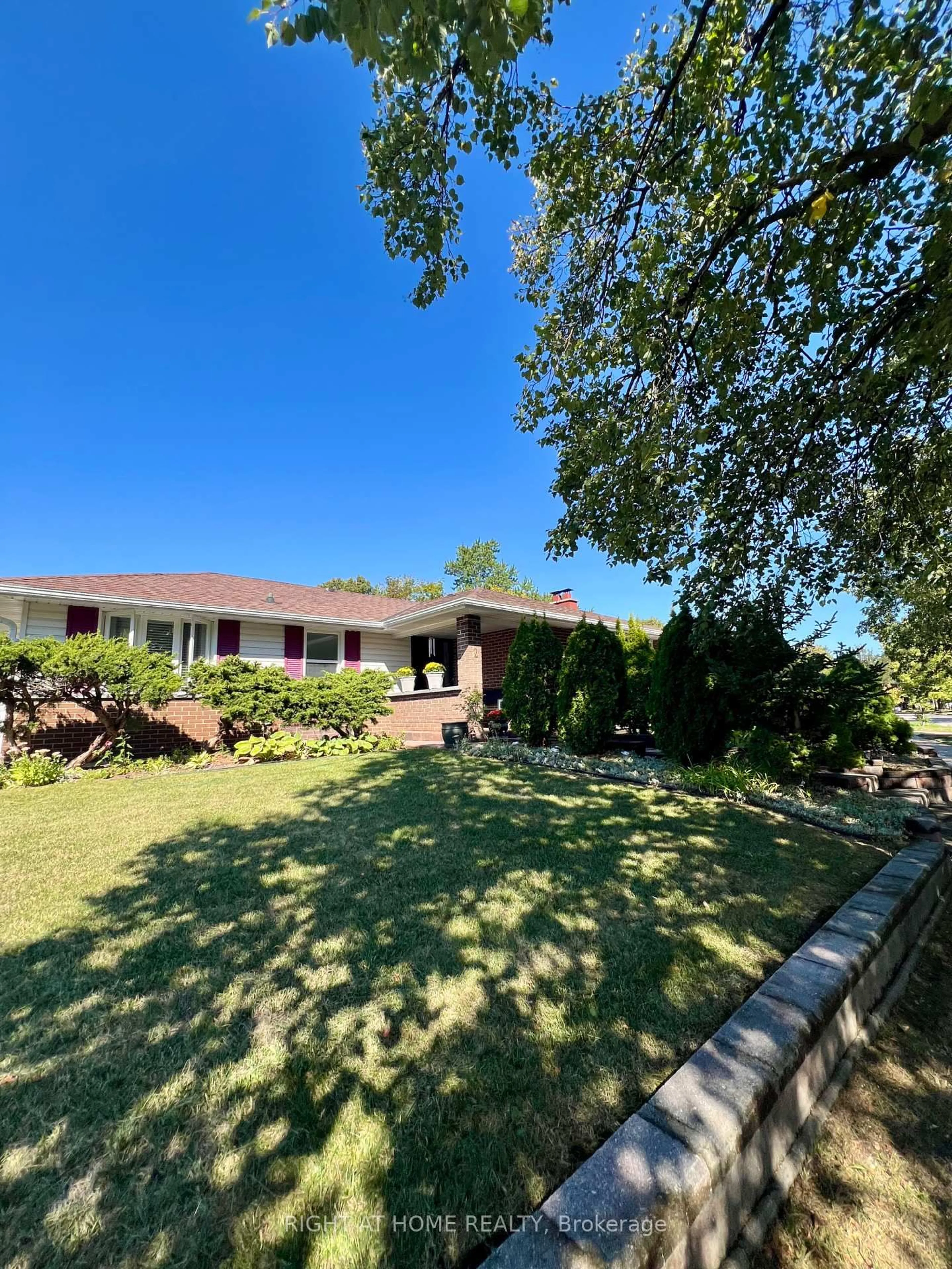 A pic from outside/outdoor area/front of a property/back of a property/a pic from drone, unknown for 2 Richbourne Crt, Toronto Ontario M1T 1T6