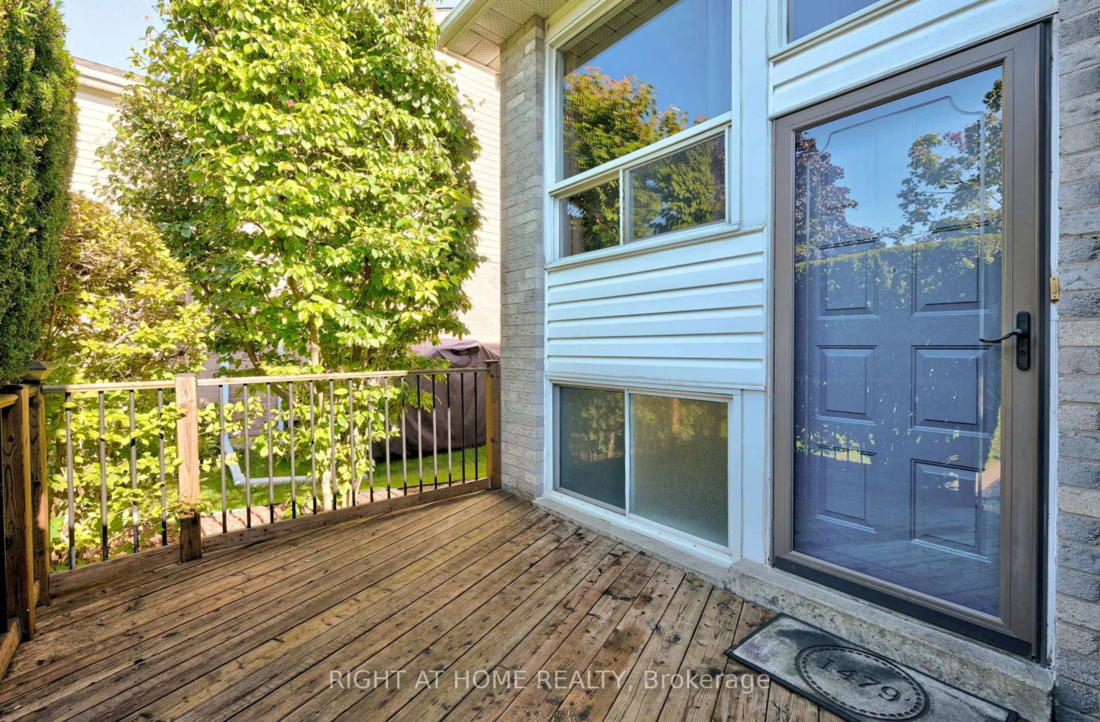 Patio, street for 144 Trudeau Dr, Clarington Ontario L1C 4J4