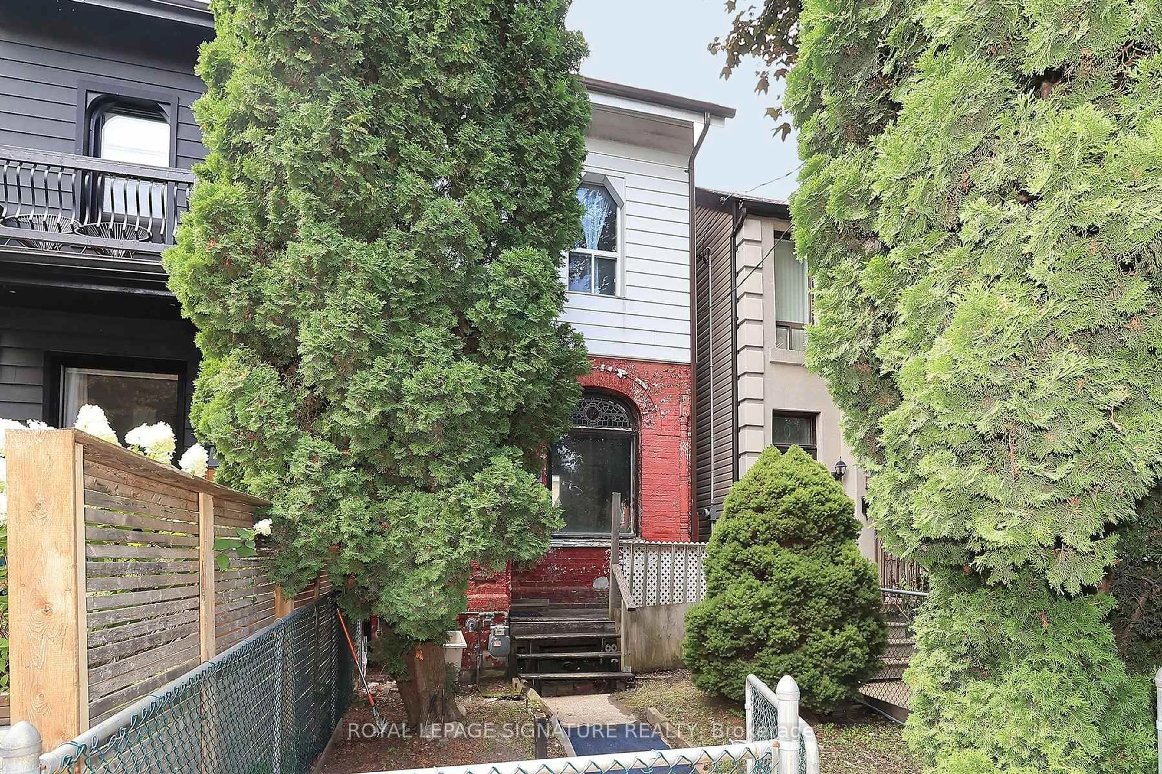 Patio, street for 360 Logan Ave, Toronto Ontario M4M 2N7