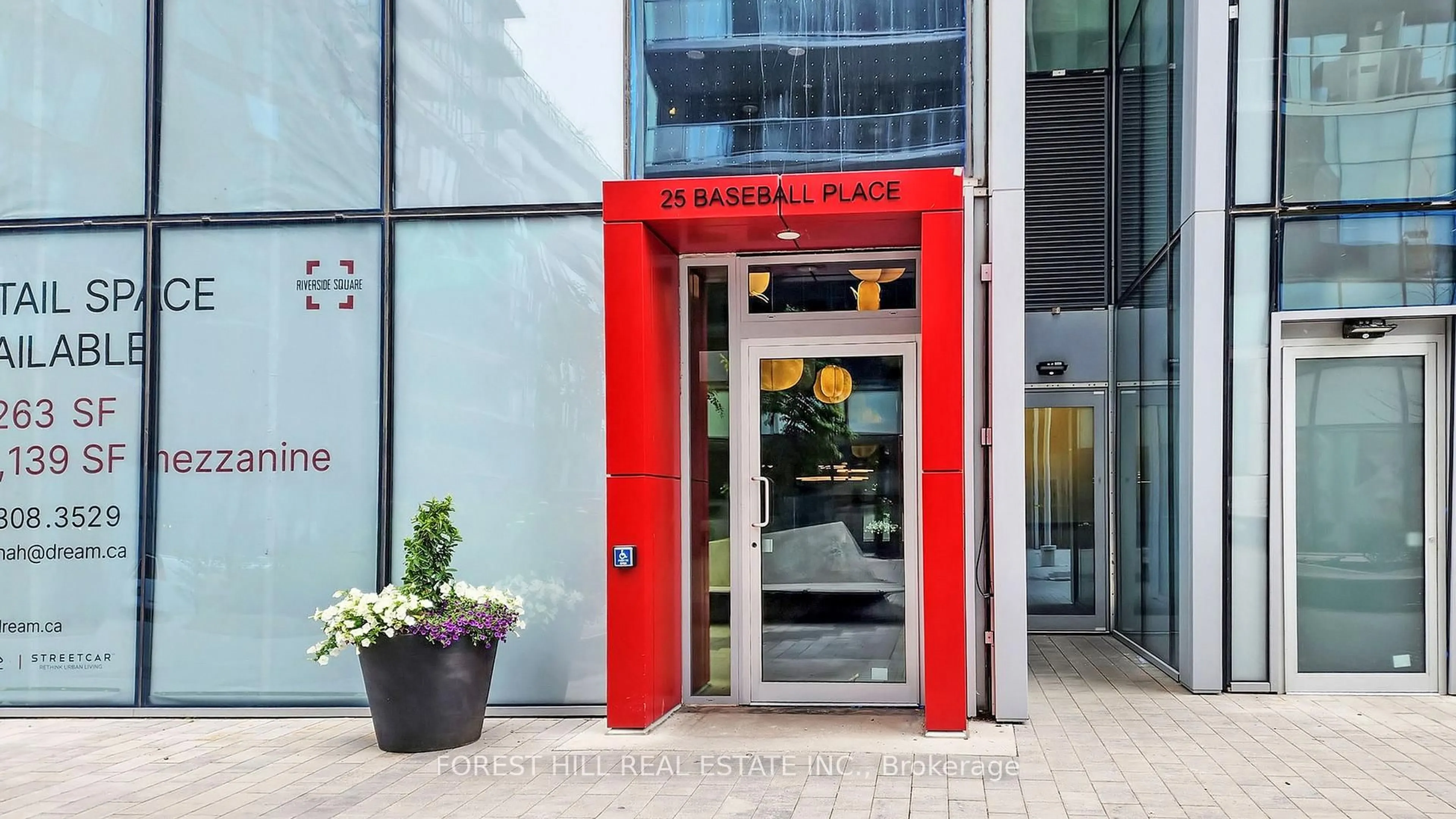 Indoor foyer for 25 Baseball Pl #1006, Toronto Ontario M4M 0E7