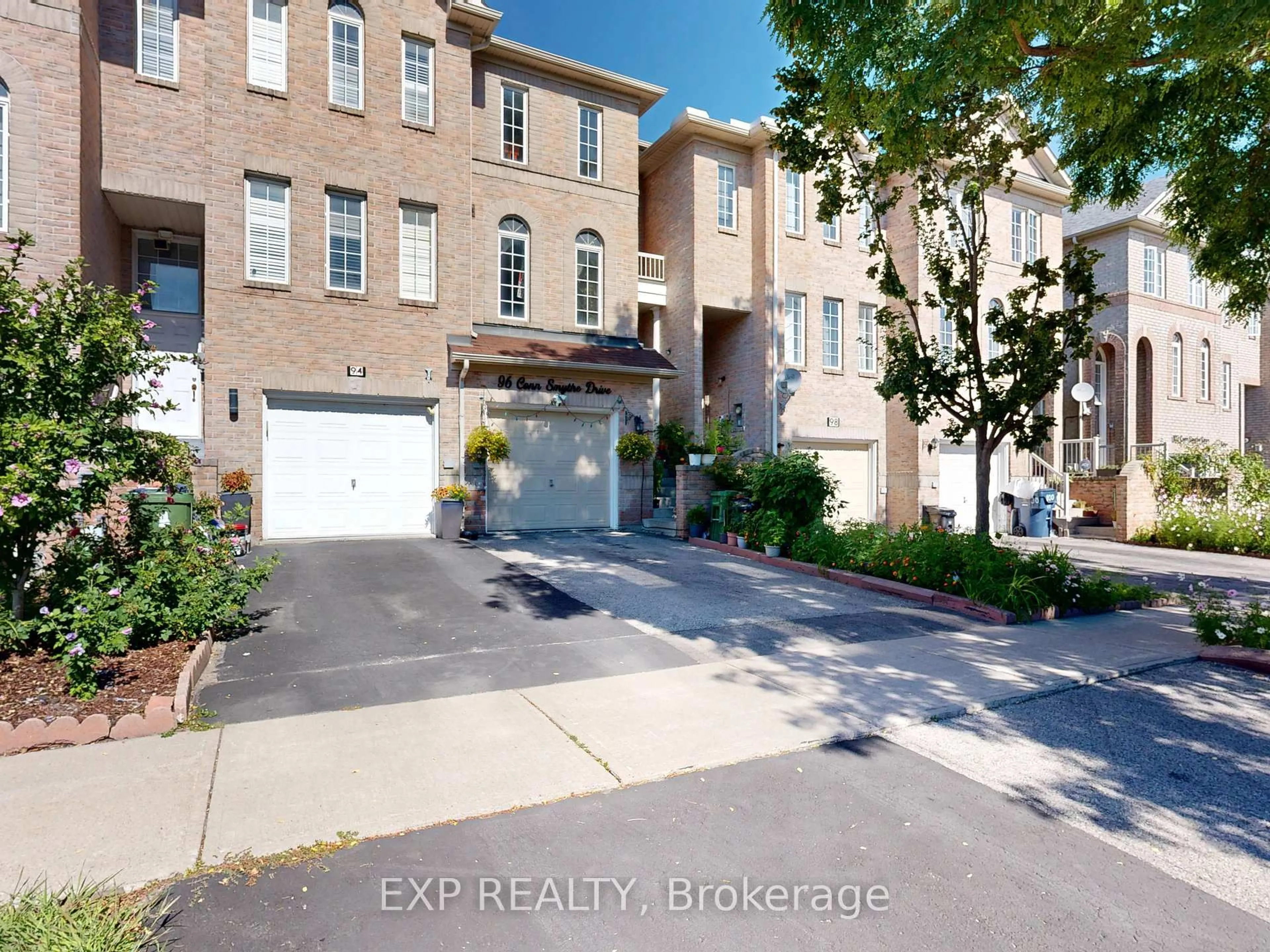 A pic from outside/outdoor area/front of a property/back of a property/a pic from drone, street for 96 Conn Smythe Dr, Toronto Ontario M1J 3P5