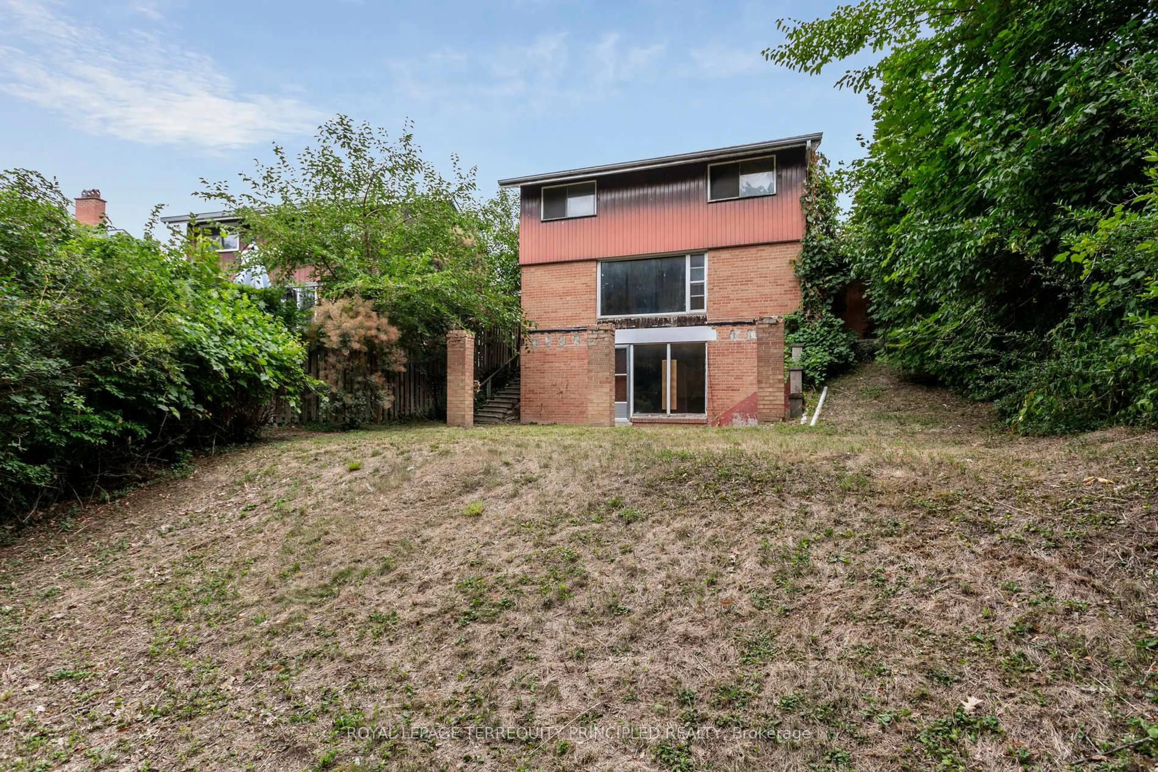 A pic from outside/outdoor area/front of a property/back of a property/a pic from drone, building for 235 Birkdale Rd, Toronto Ontario M1P 3S3