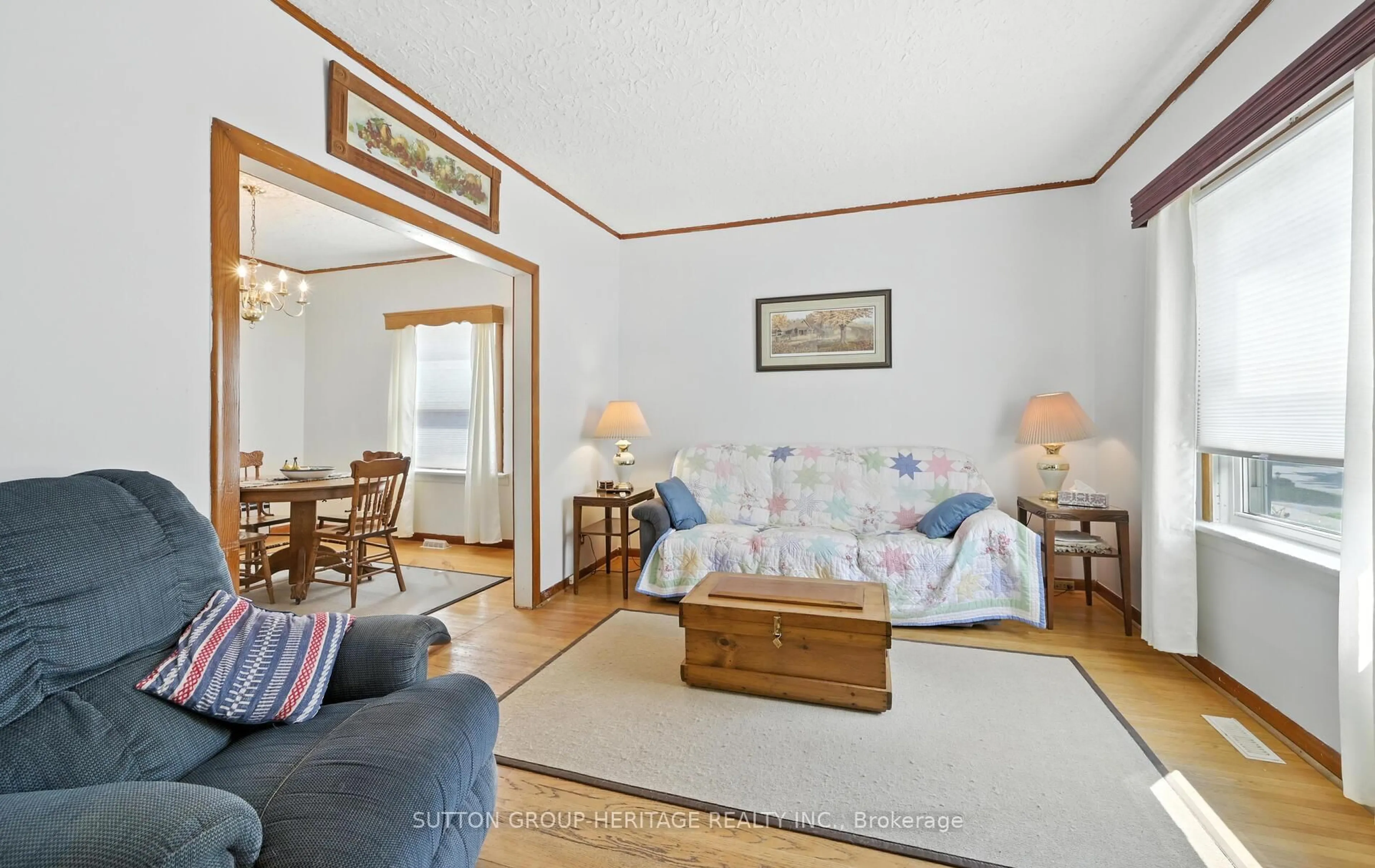 Living room with furniture, unknown for 170 Alma St, Oshawa Ontario L1G 2C2