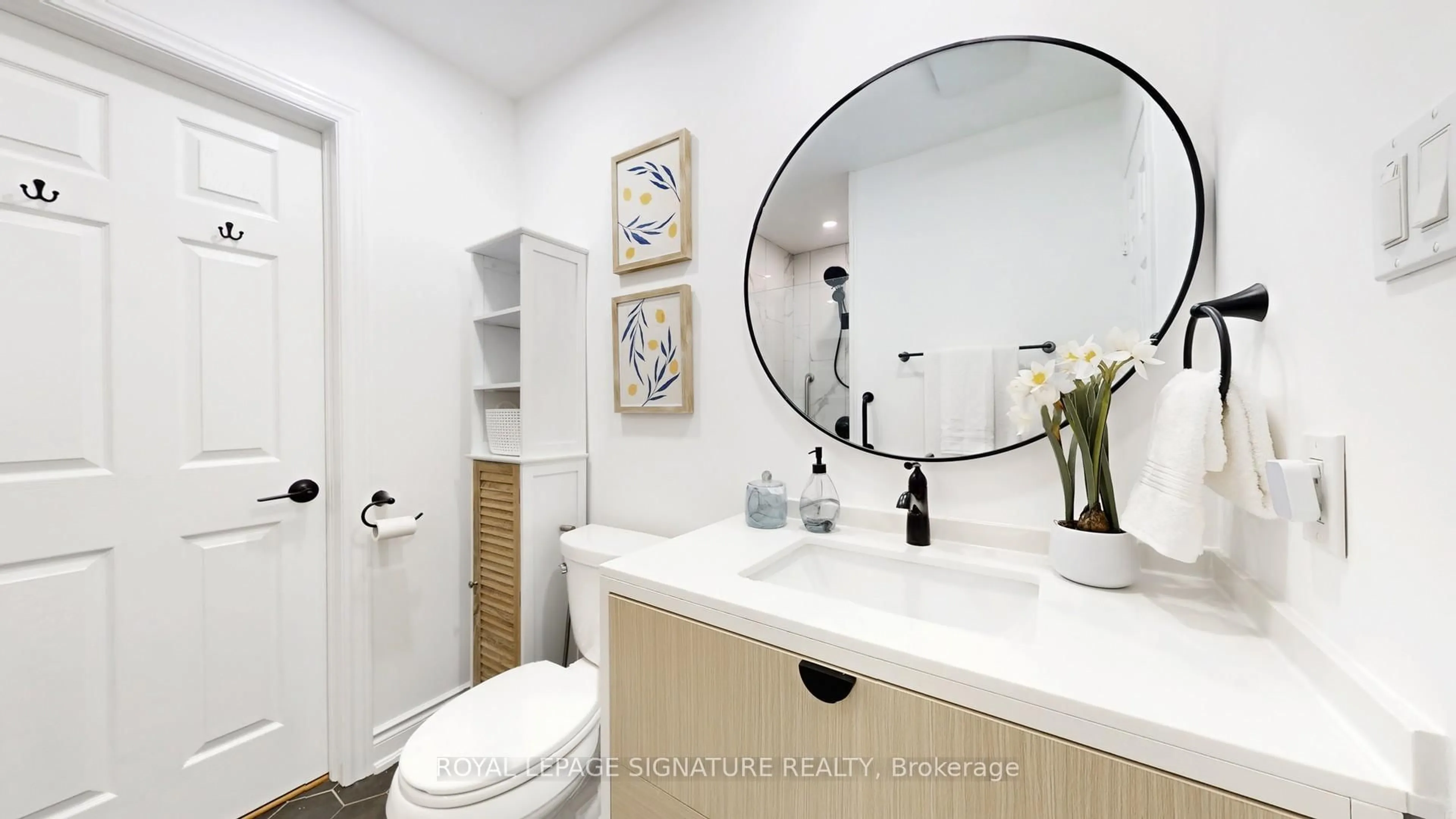 Contemporary bathroom, ceramic/tile floor for 26 Holmbush Cres, Toronto Ontario M1V 2Y9