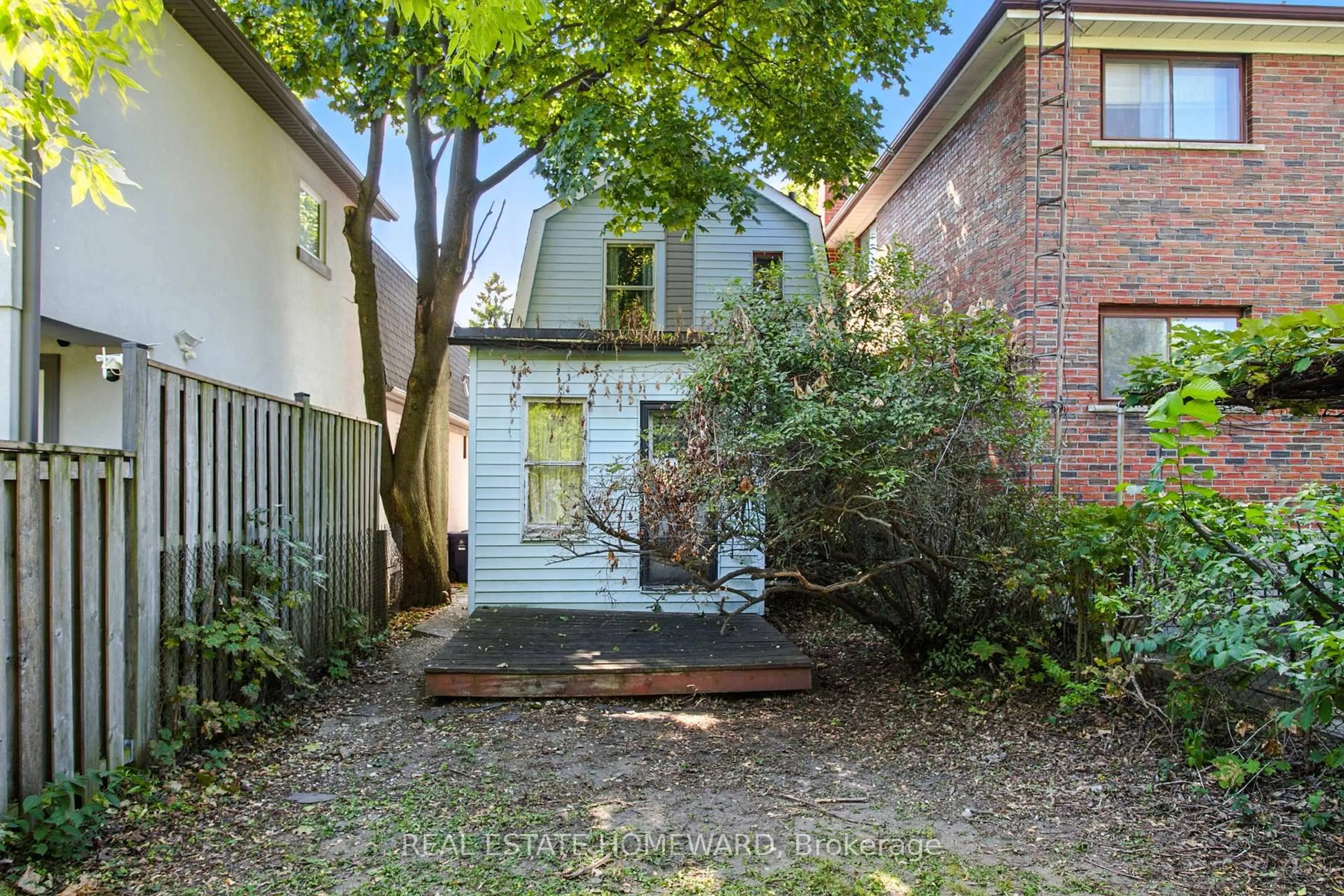 Patio, street for 47 Eldon Ave, Toronto Ontario M4C 5G2