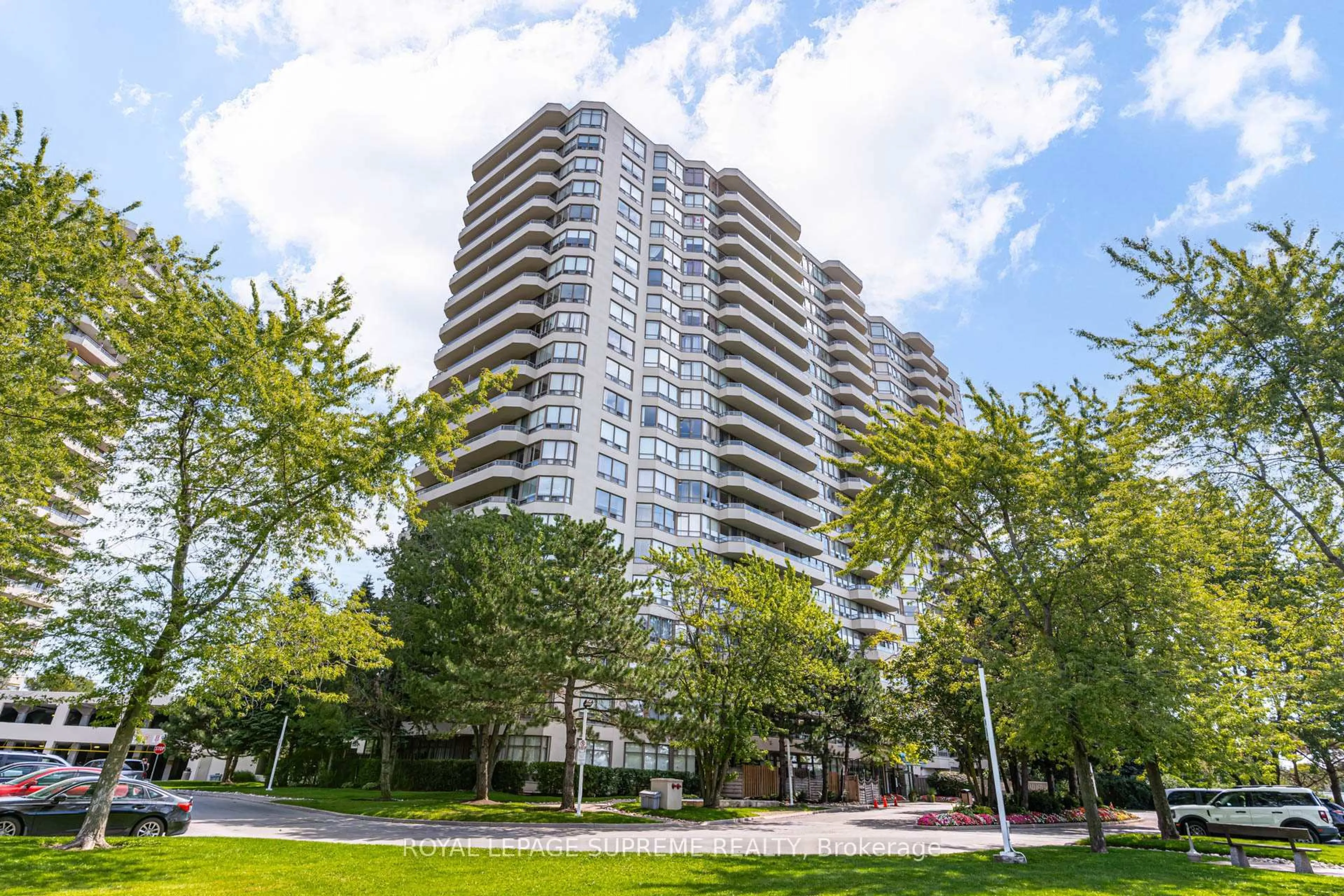Patio, building for 1 GREYSTONE WALK Dr #PH83, Toronto Ontario M1K 5J3