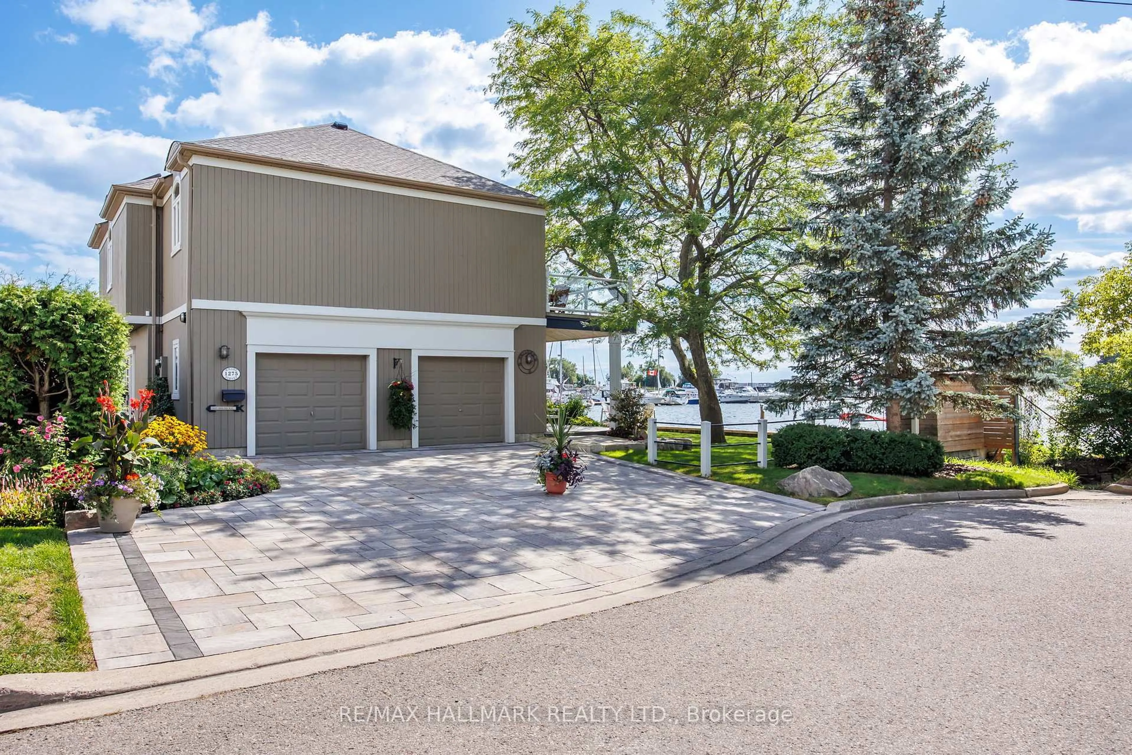 Unknown for 1275 Wharf St, Pickering Ontario L1W 1A2
