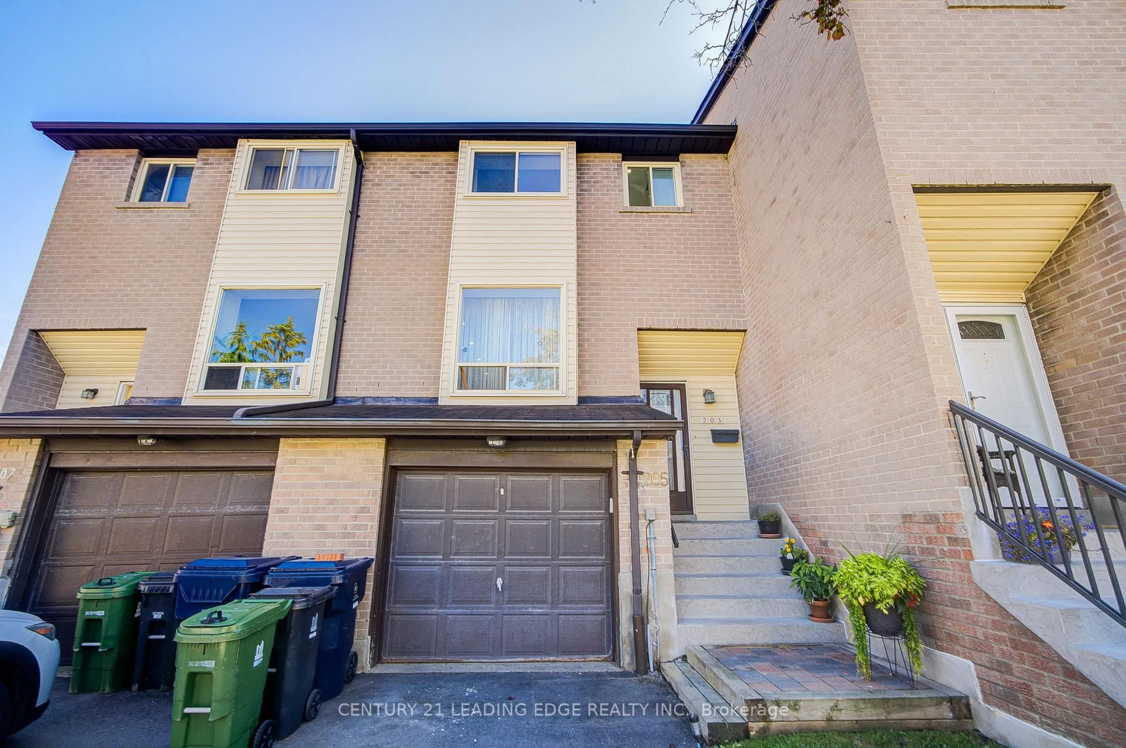A pic from outside/outdoor area/front of a property/back of a property/a pic from drone, street for 55 Collinsgrove Rd #205, Toronto Ontario M1E 4Z2