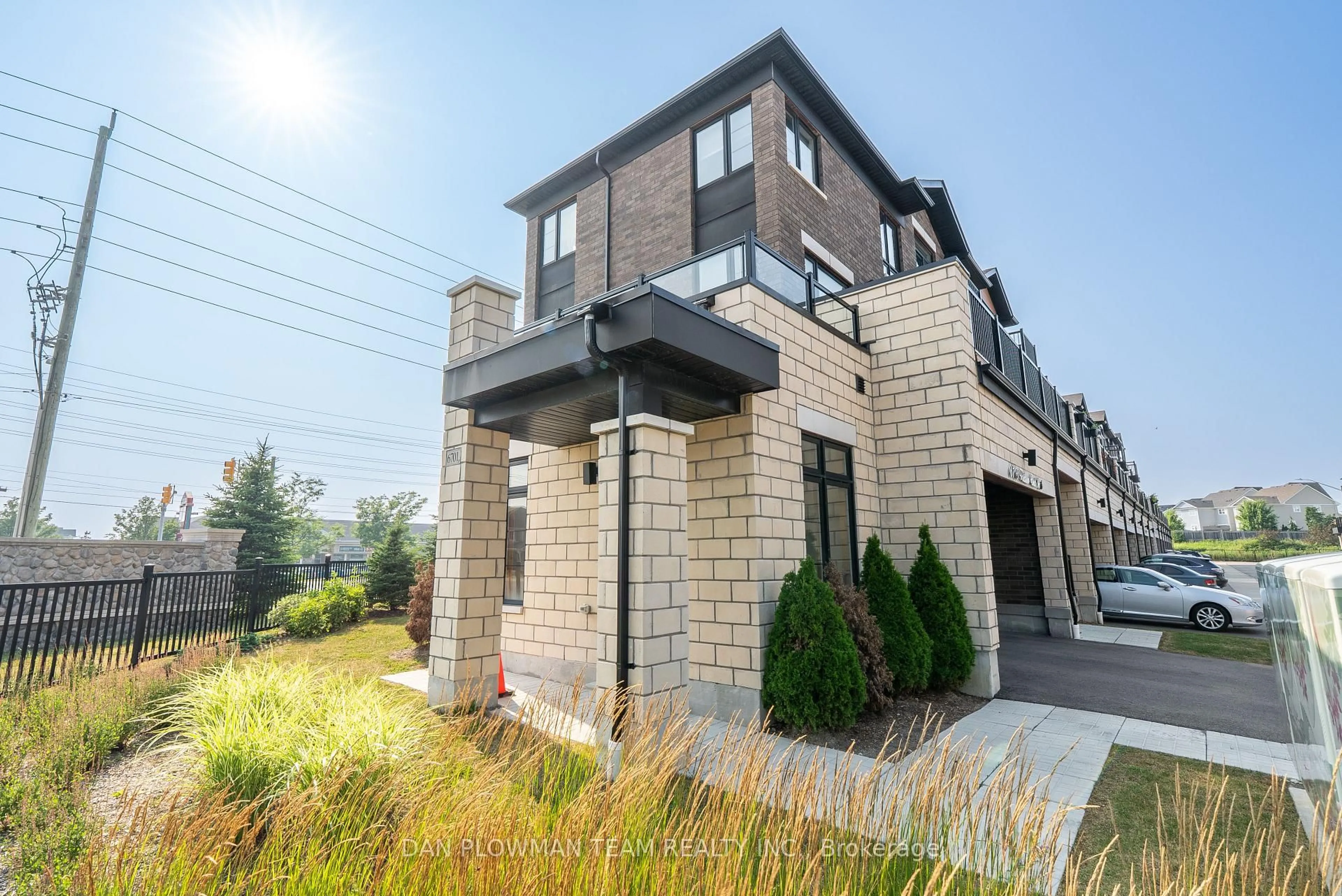 Home with brick exterior material, building for 6703 Thickson Rd, Whitby Ontario L1M 0M3