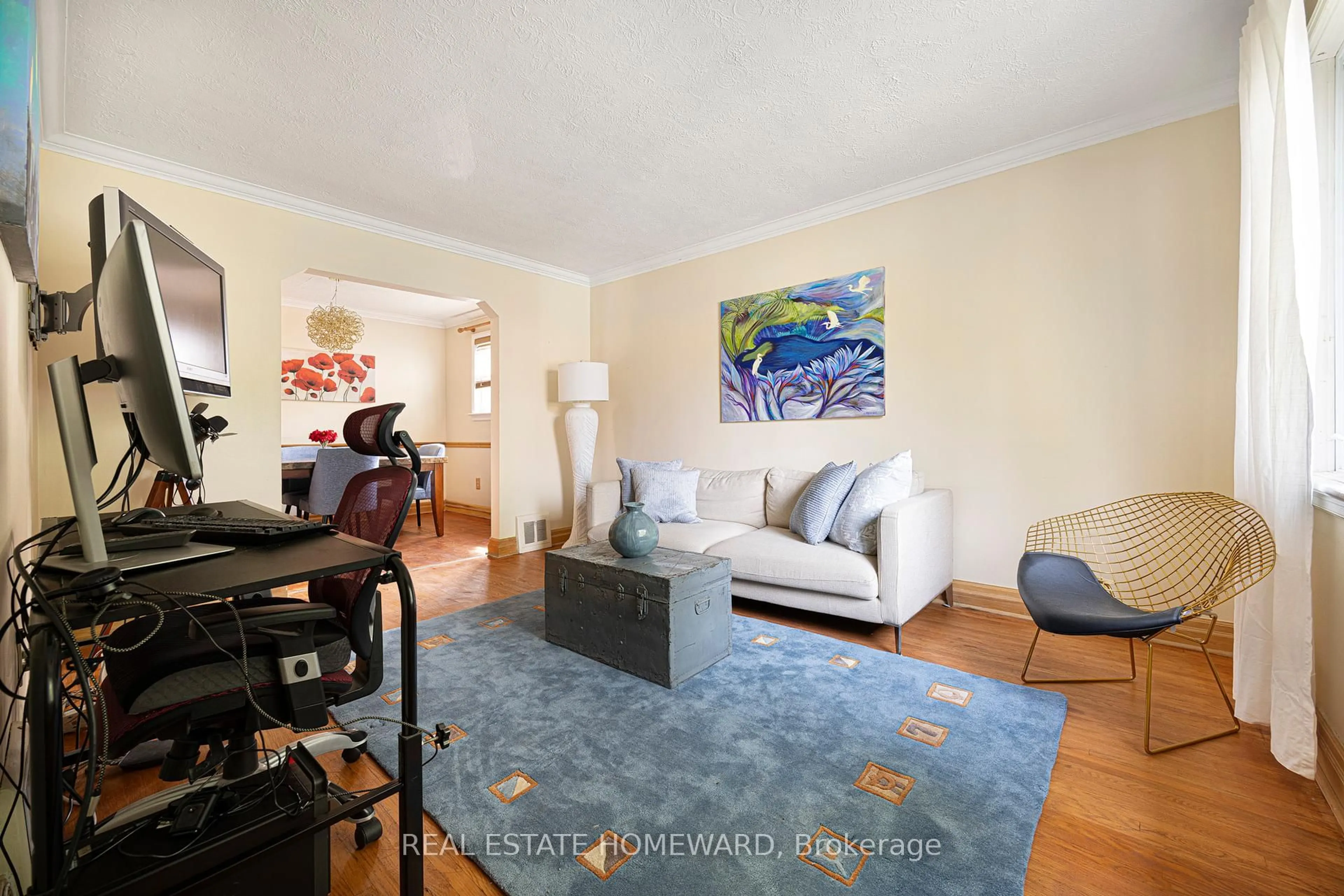 Living room with furniture, unknown for 121 Sandown Ave, Toronto Ontario M1N 3W6