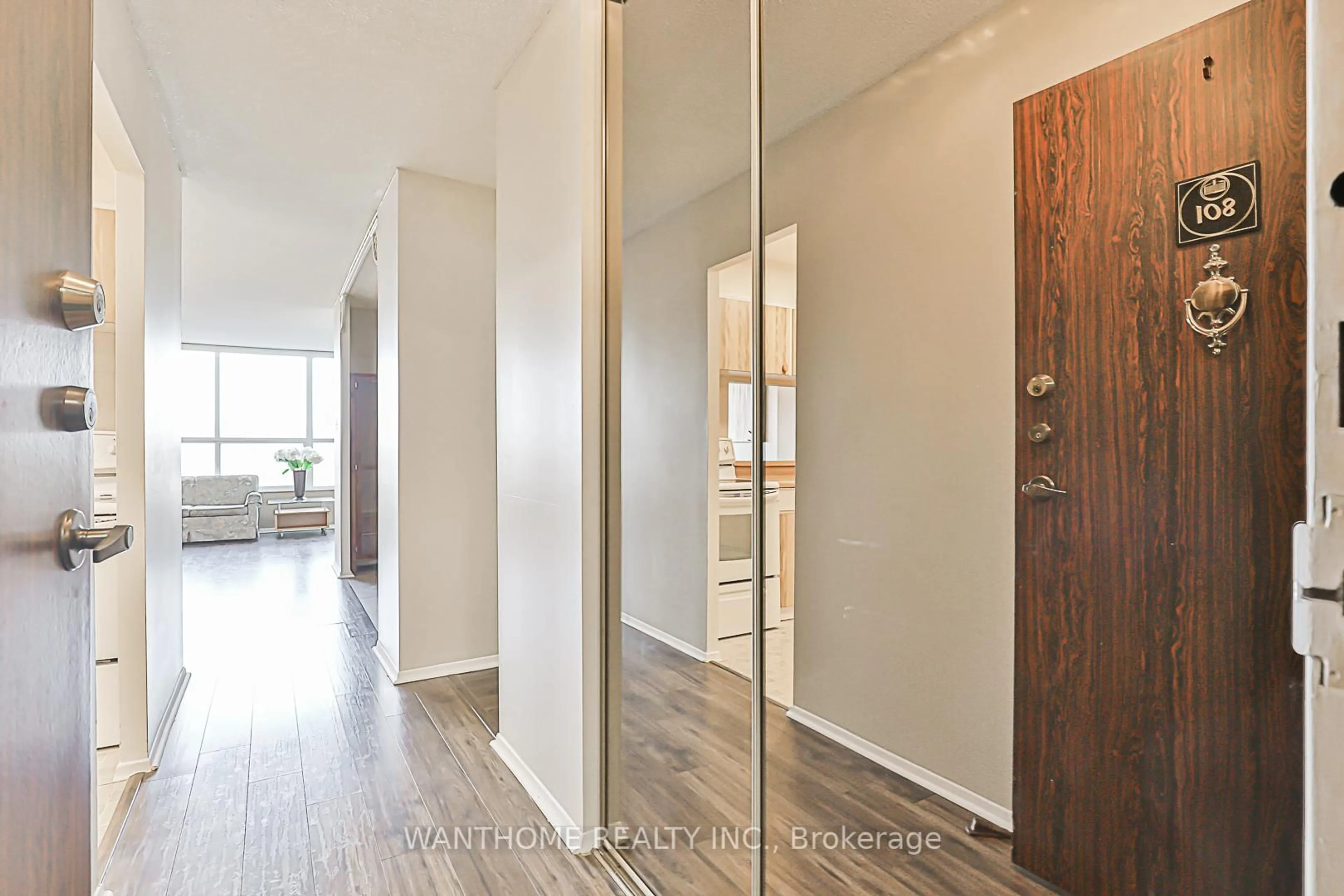Indoor entryway for 2365 Kennedy Rd #801, Toronto Ontario M1T 3S6