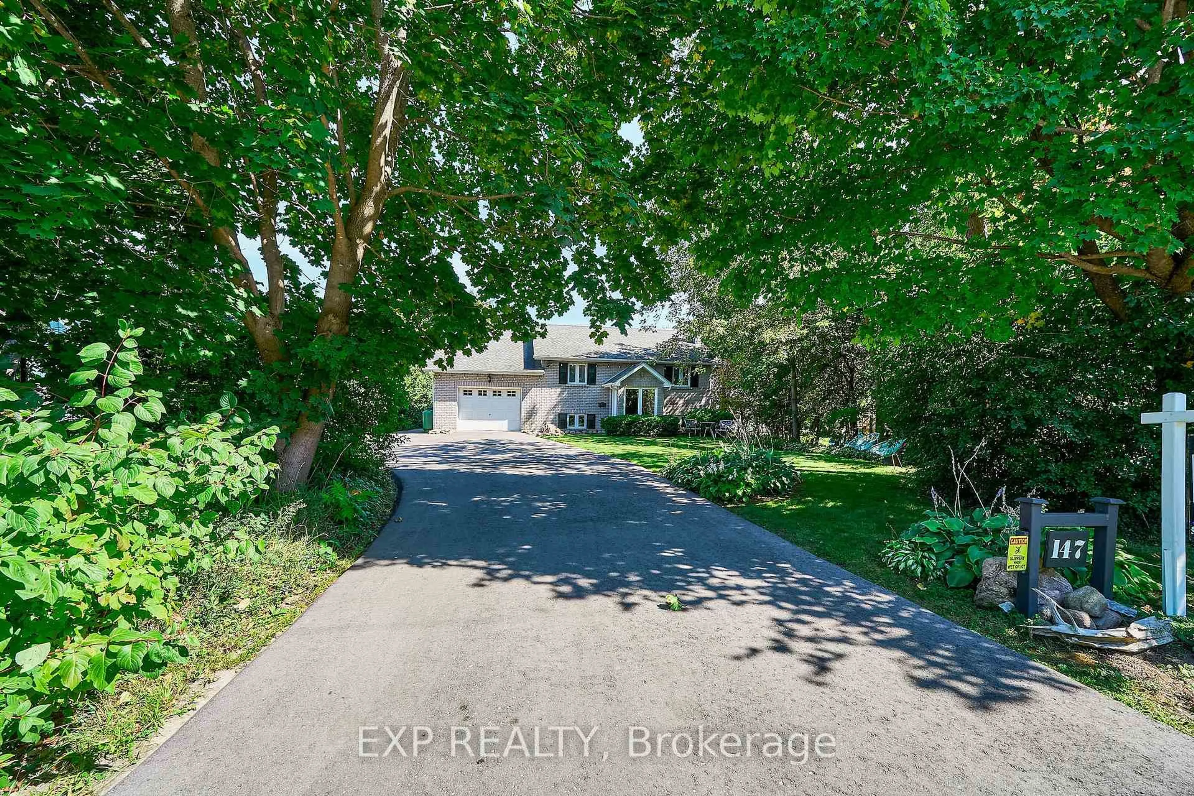 A pic from outside/outdoor area/front of a property/back of a property/a pic from drone, street for 147 Aldred Dr, Scugog Ontario L9L 1B4