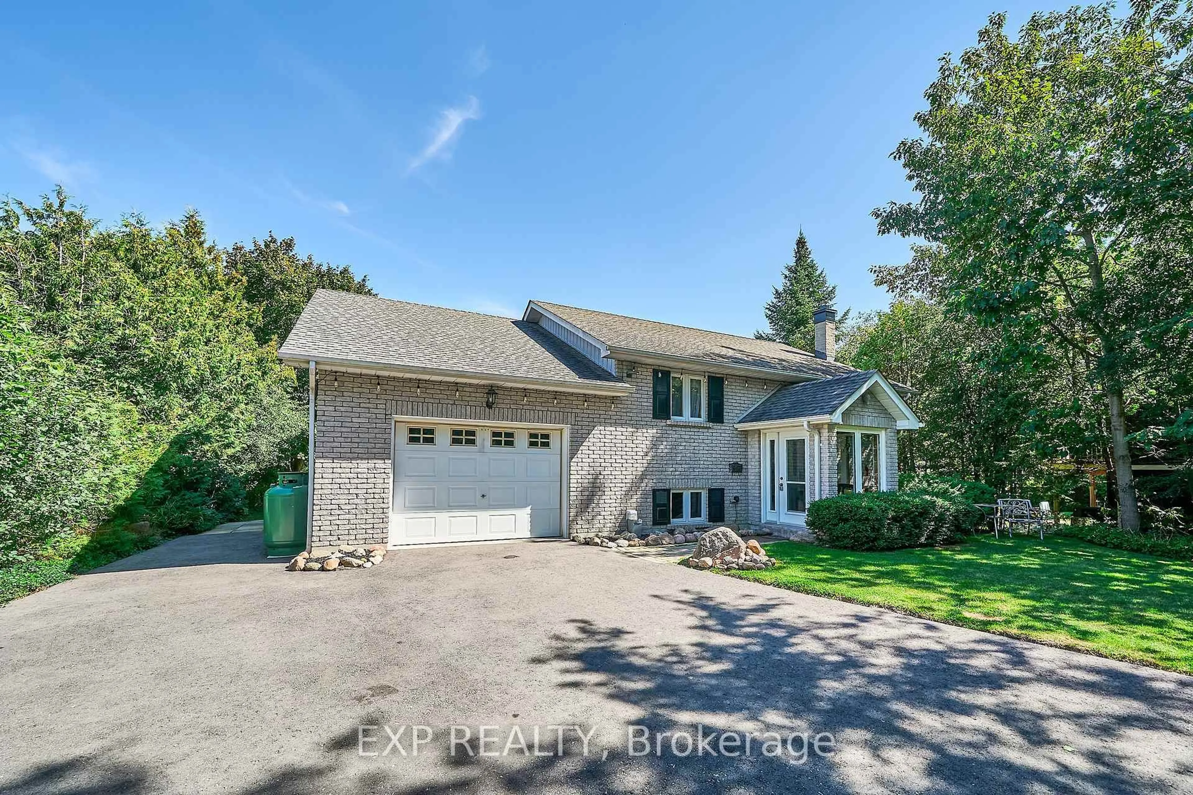 A pic from outside/outdoor area/front of a property/back of a property/a pic from drone, street for 147 Aldred Dr, Scugog Ontario L9L 1B4