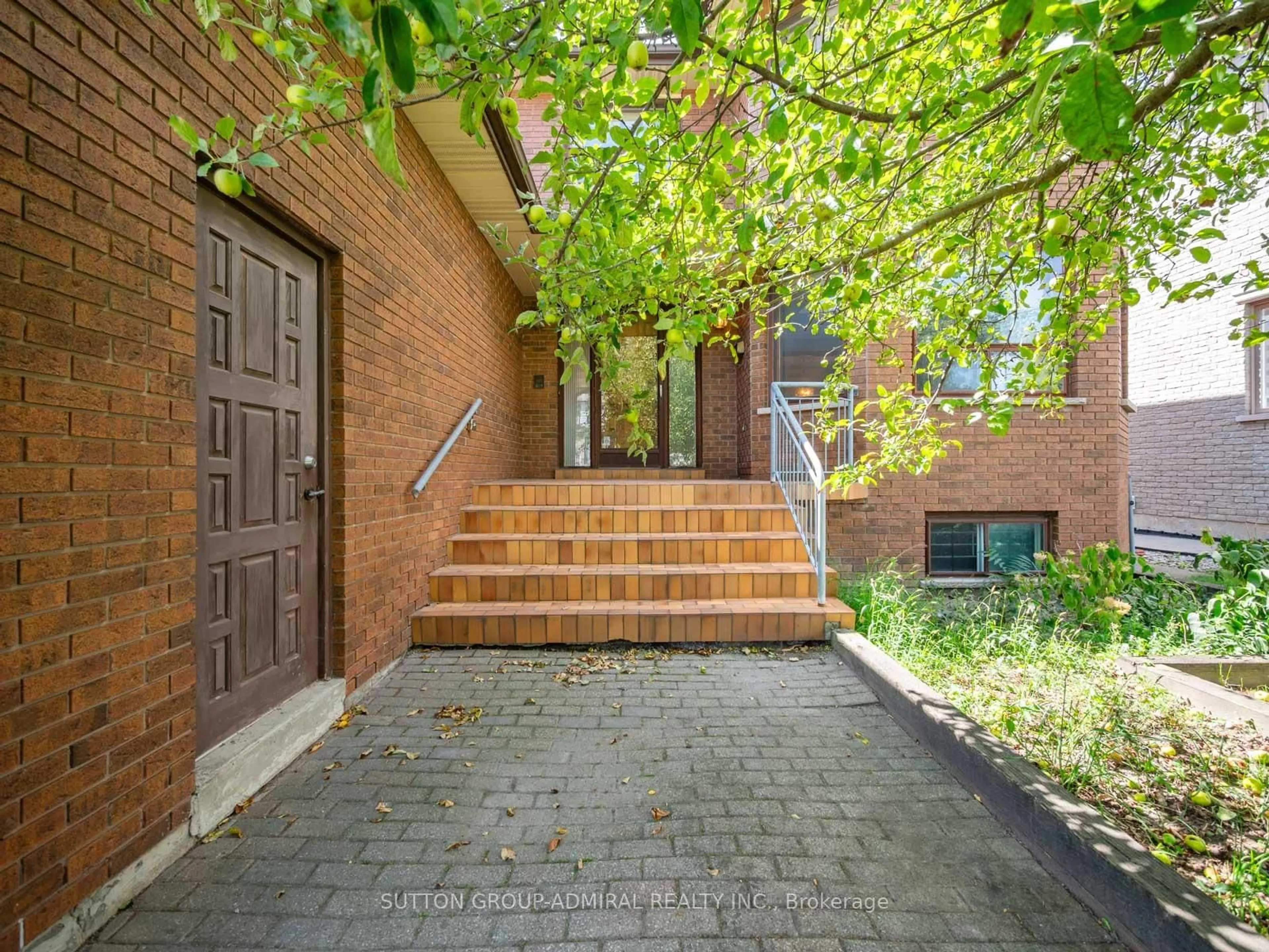 Home with brick exterior material, street for 150 Maybourne Ave, Toronto Ontario M1L 2W6