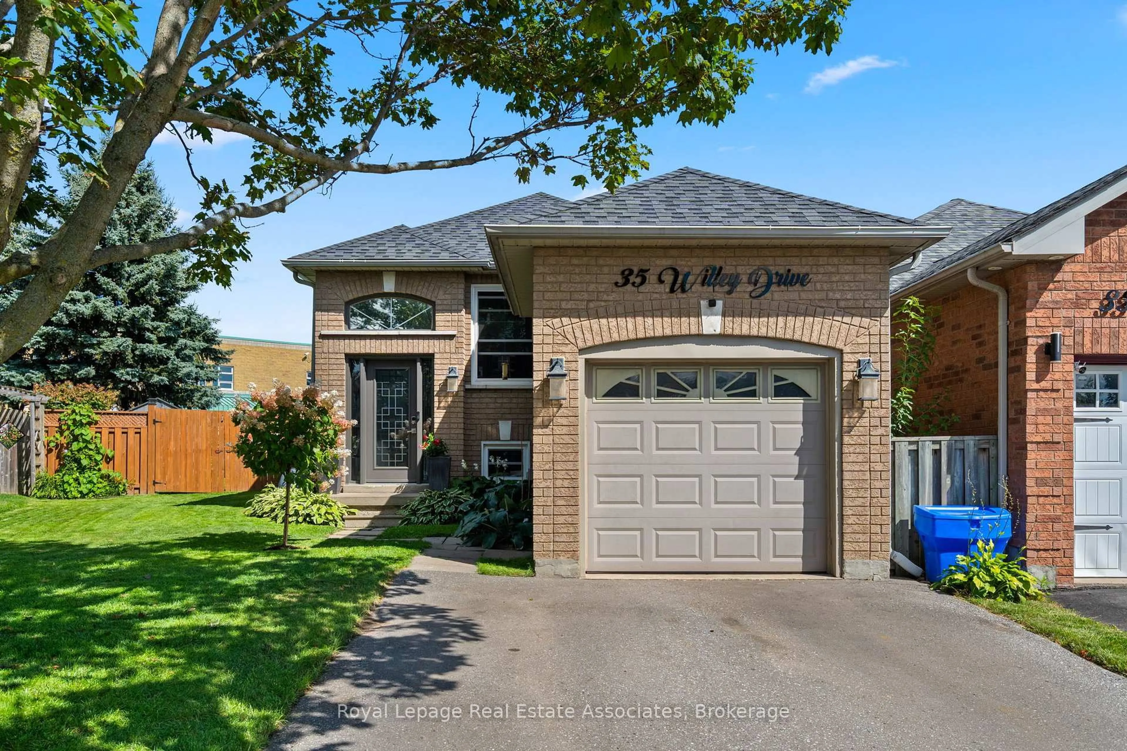 Home with brick exterior material, street for 35 Willey Dr, Clarington Ontario L1C 4Z7