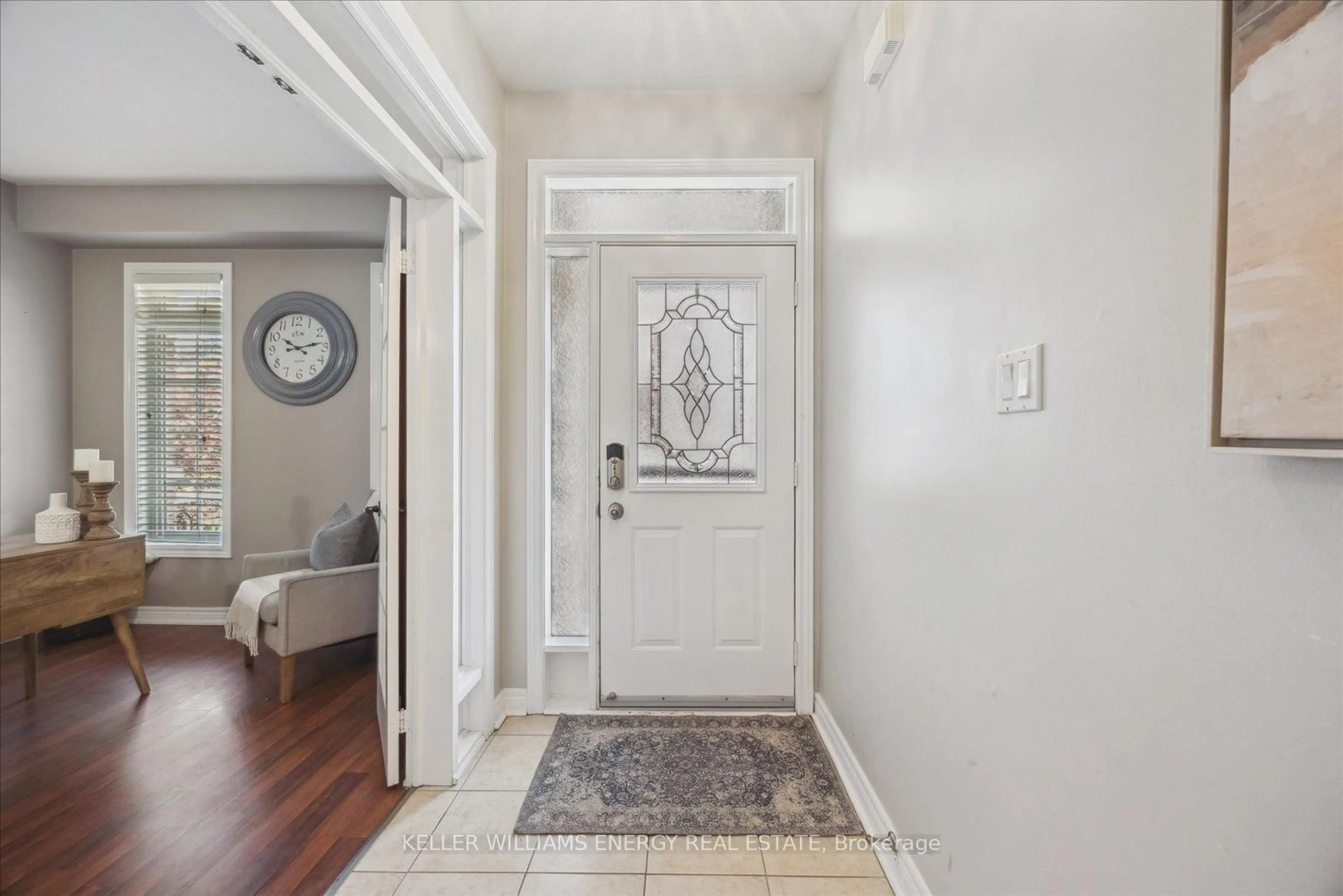 Indoor entryway for 18 Helston Cres, Whitby Ontario L1M 2K3