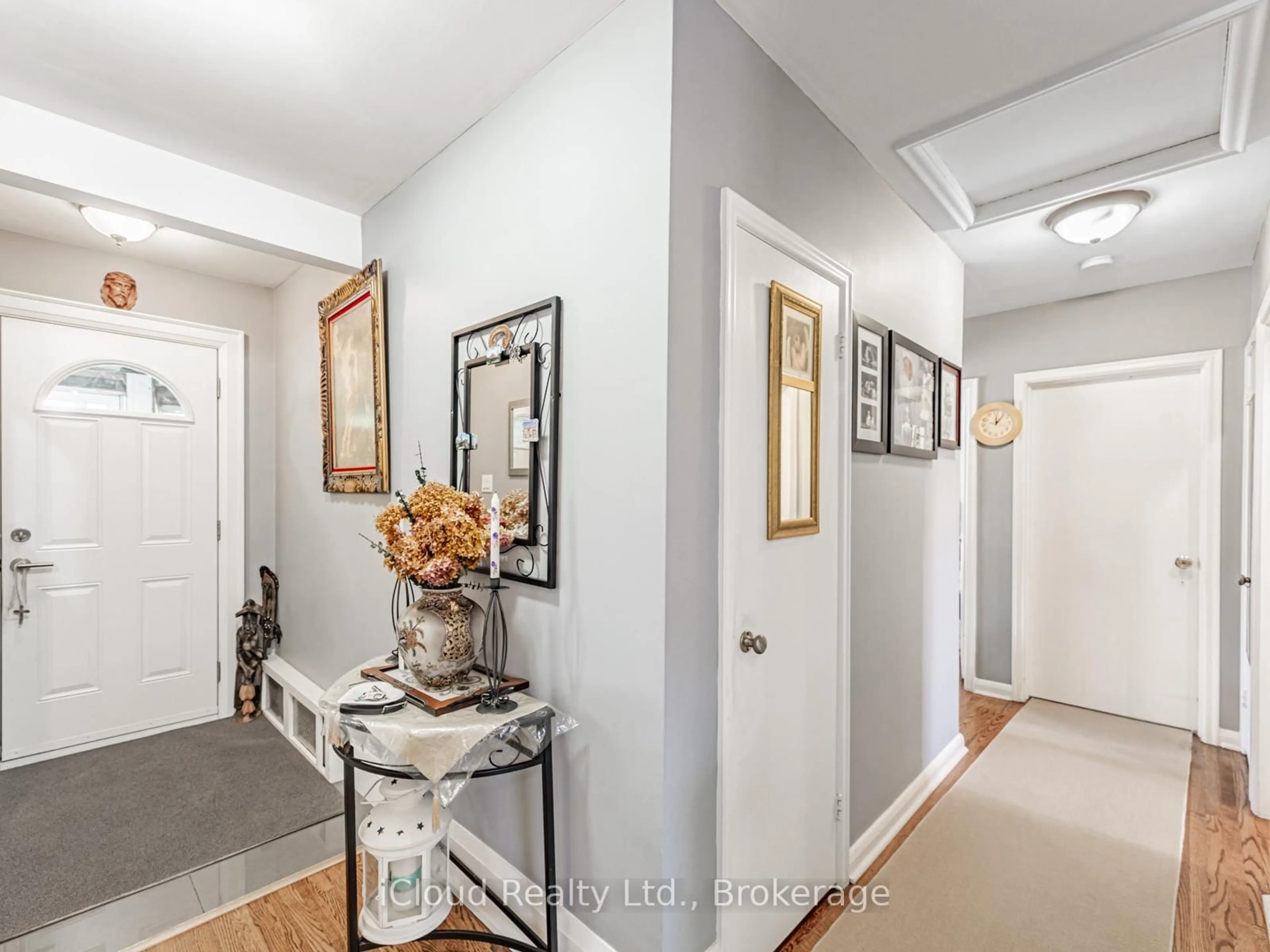 Indoor entryway for 58 Janet Blvd, Toronto Ontario M1R 1H6