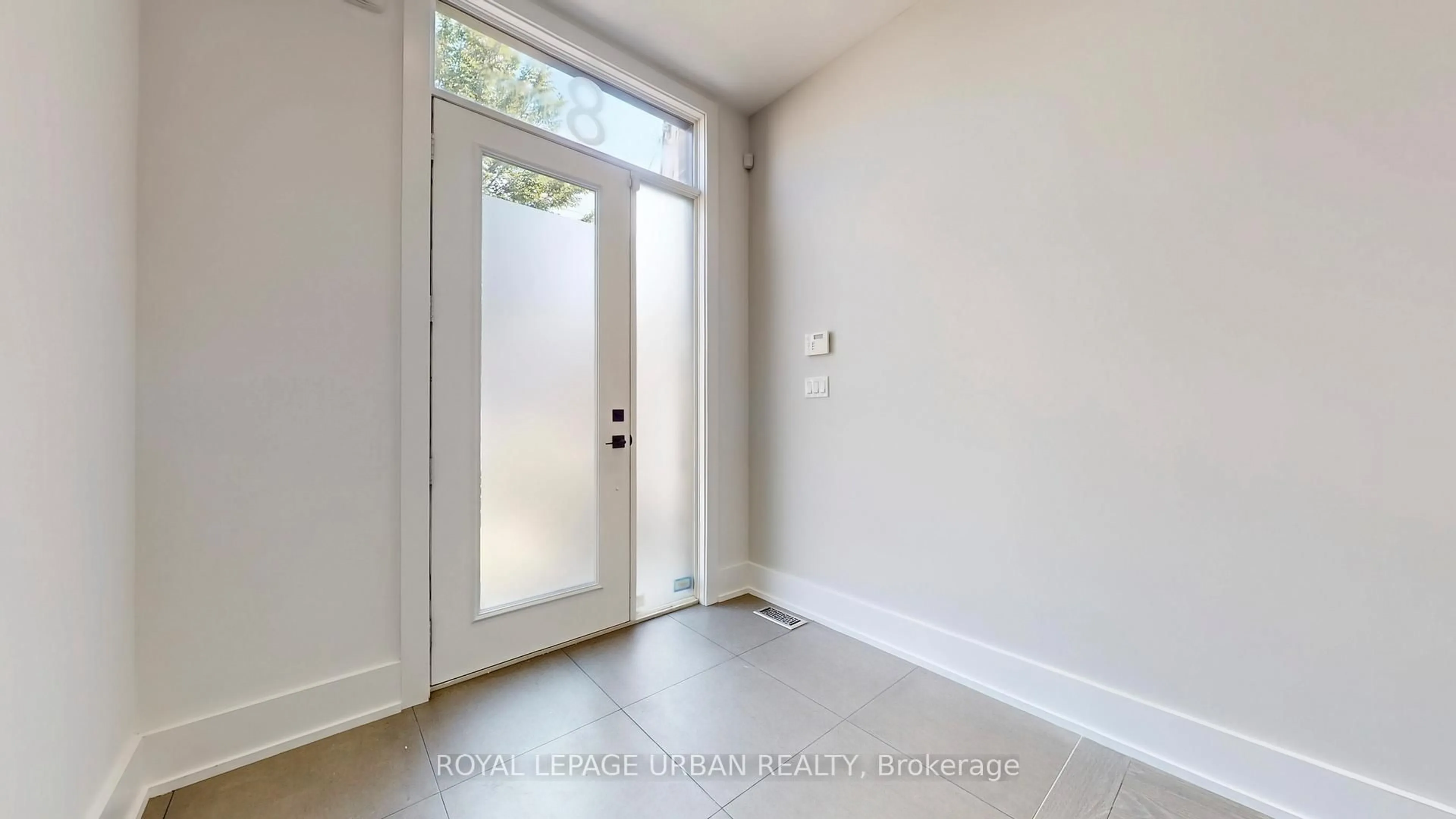 Indoor entryway for 8 Gertrude Pl, Toronto Ontario M4J 1R2