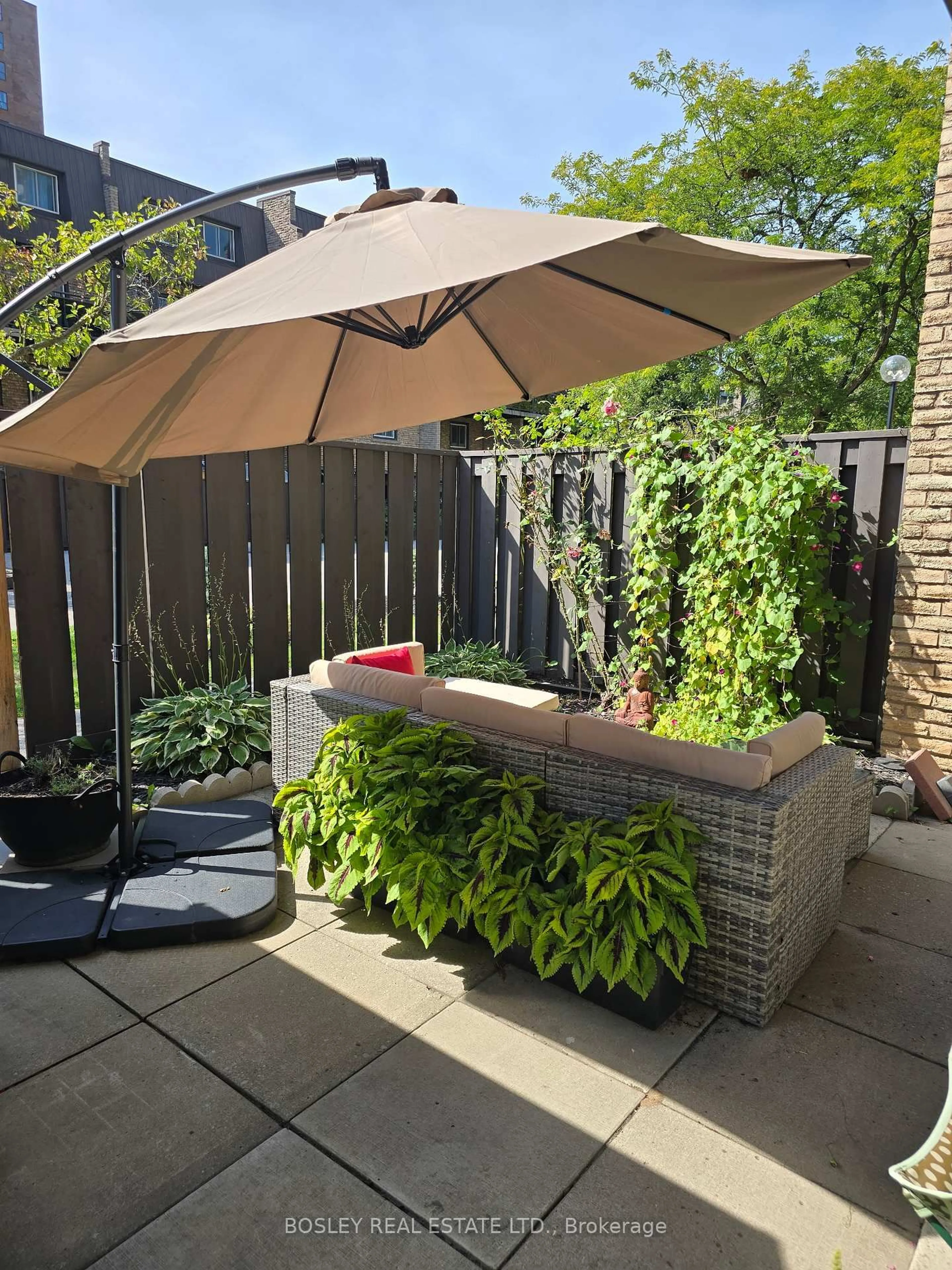 Patio, street for 130 Ling Rd #51, Toronto Ontario M1E 4V9