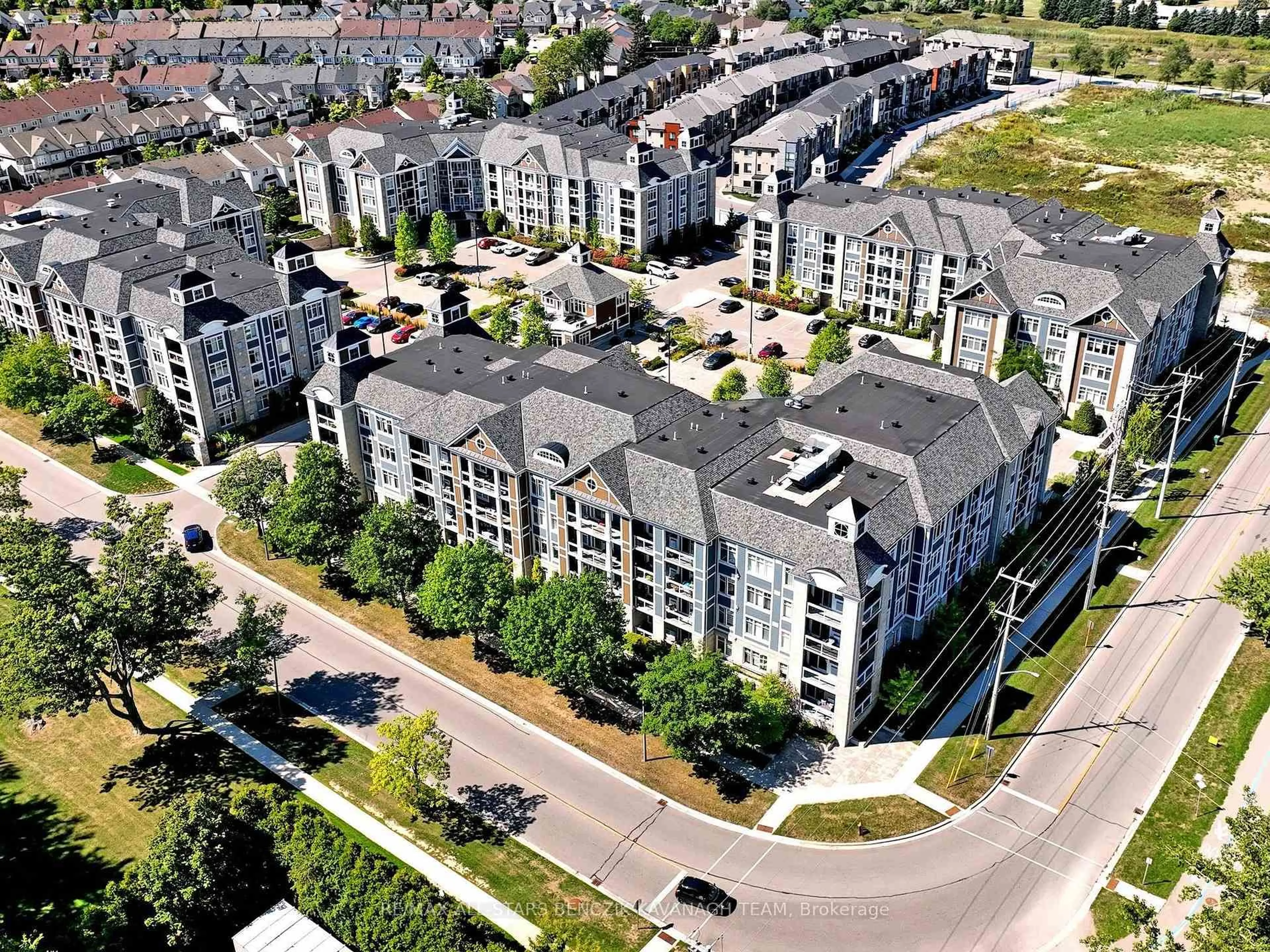 A pic from outside/outdoor area/front of a property/back of a property/a pic from drone, unknown for 680 Gordon St #206, Whitby Ontario L1N 0L2