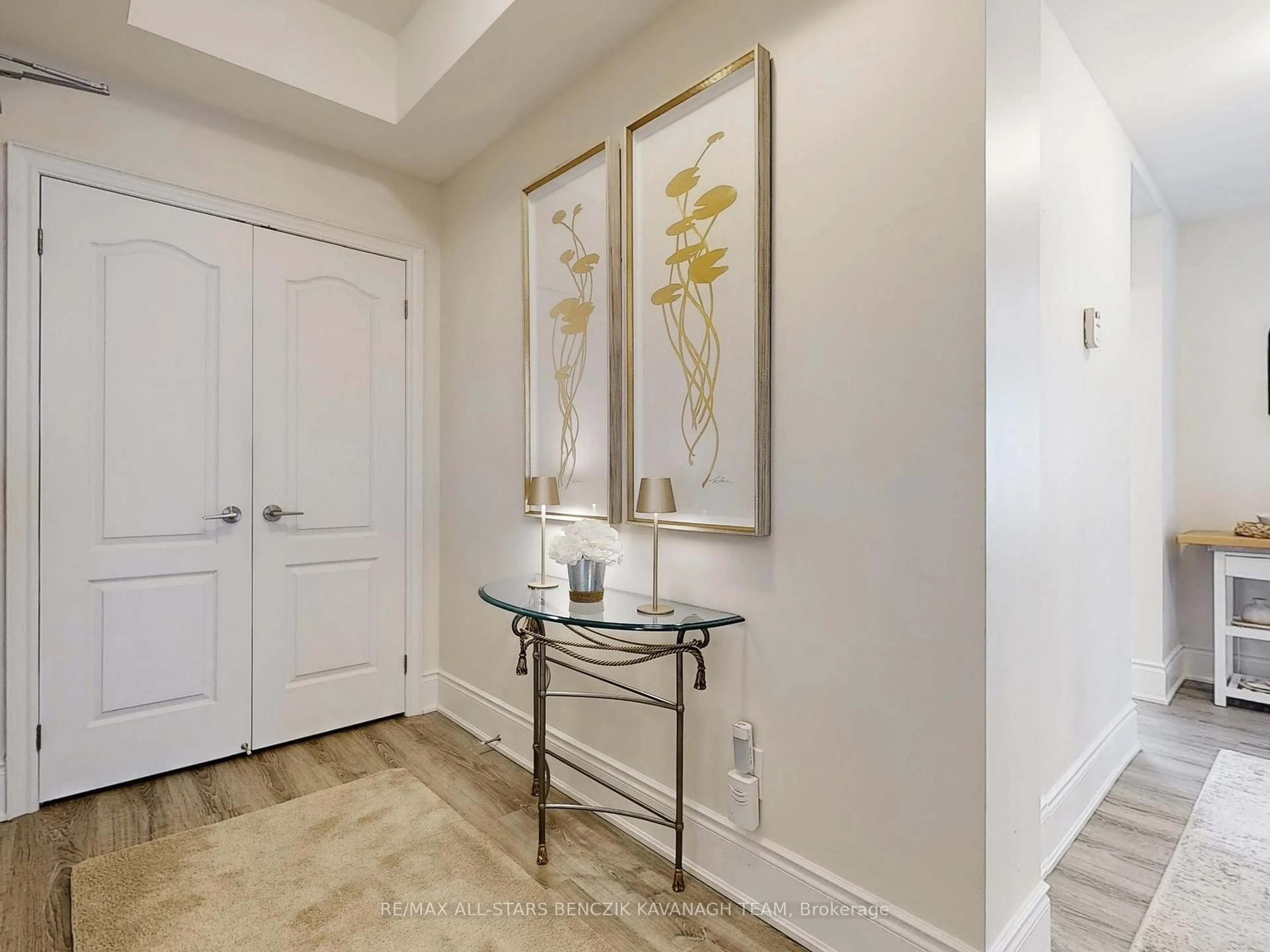 Indoor entryway for 680 Gordon St #206, Whitby Ontario L1N 0L2