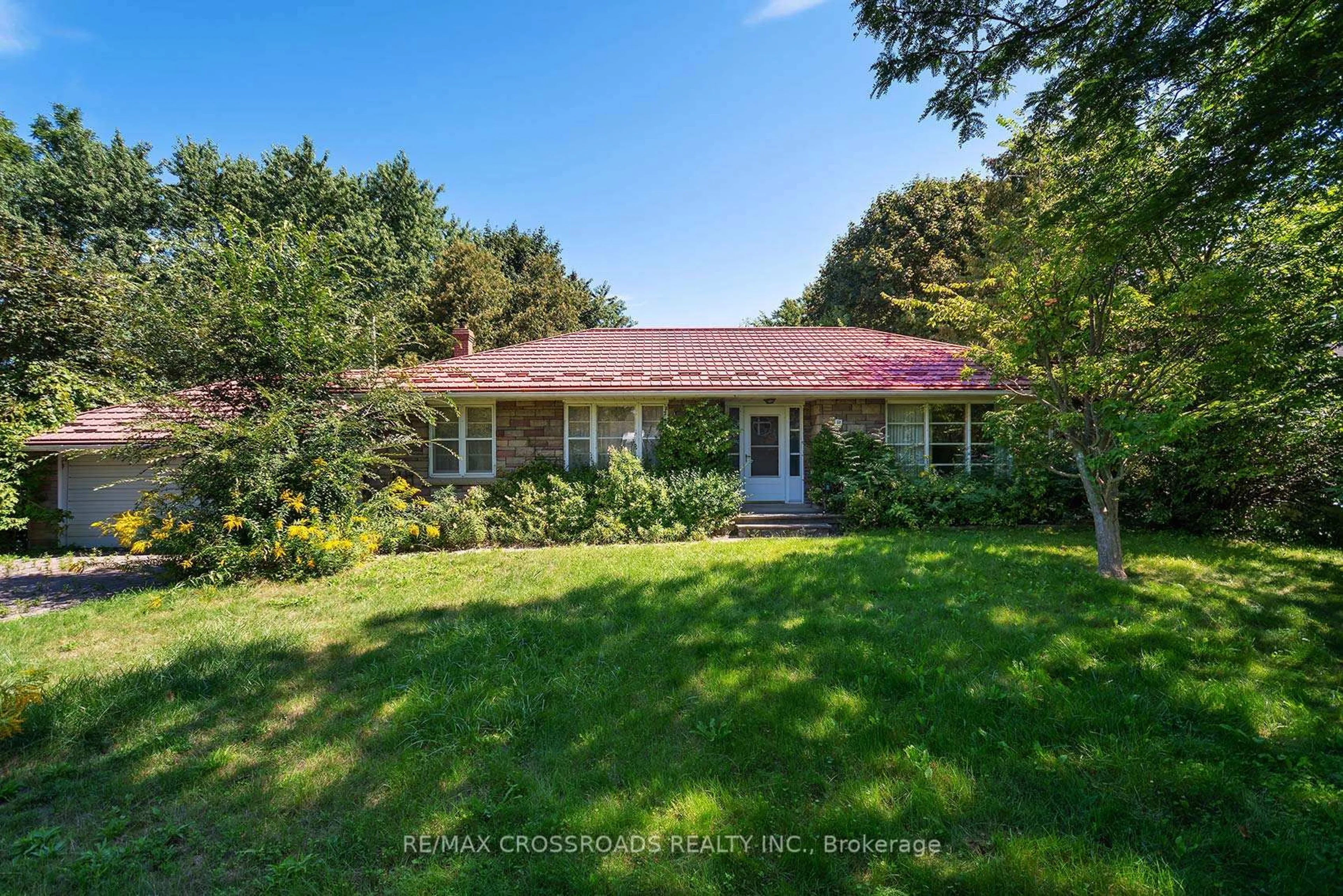 A pic from outside/outdoor area/front of a property/back of a property/a pic from drone, unknown for 11 Faircroft Blvd, Toronto Ontario M1N 2W9