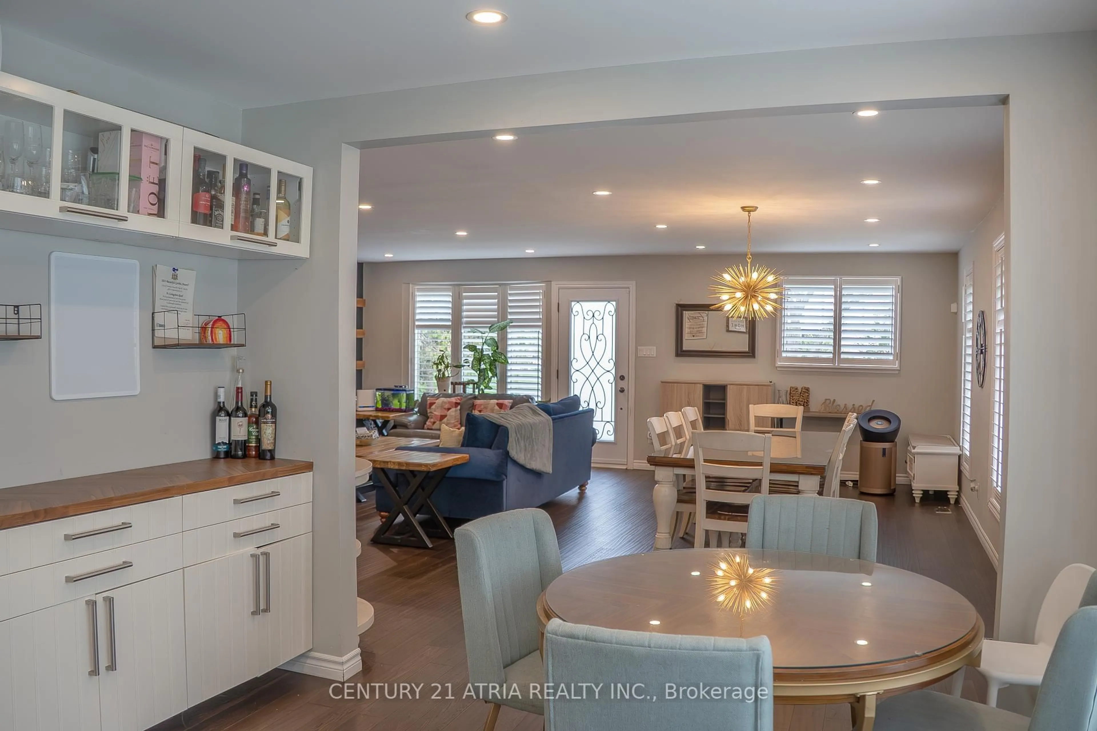 Open concept kitchen, ceramic/tile floor for 76 Livingston Rd, Toronto Ontario M1E 1L4