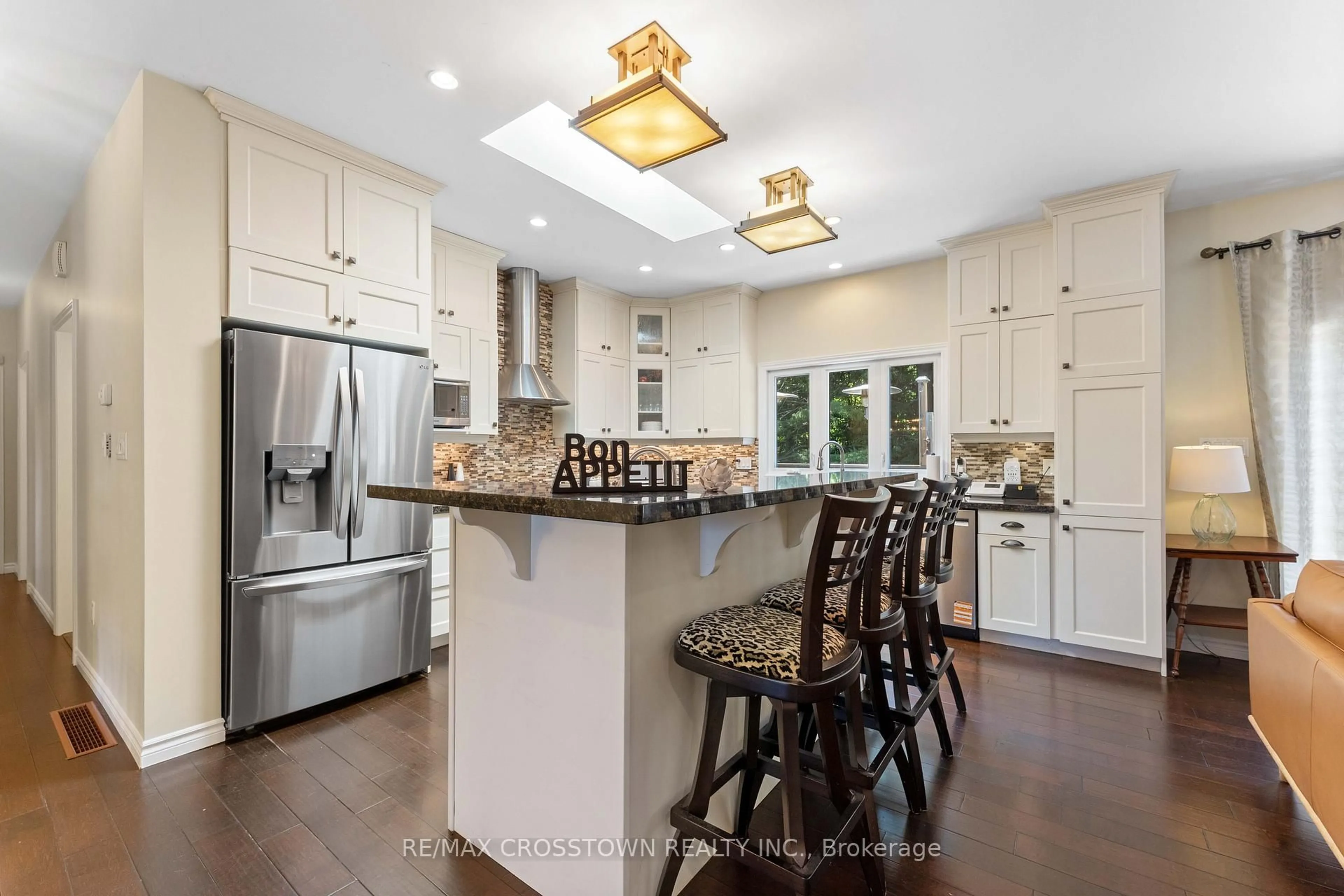 Open concept kitchen, ceramic/tile floor for 50 Chine Dr, Toronto Ontario M1M 2K7