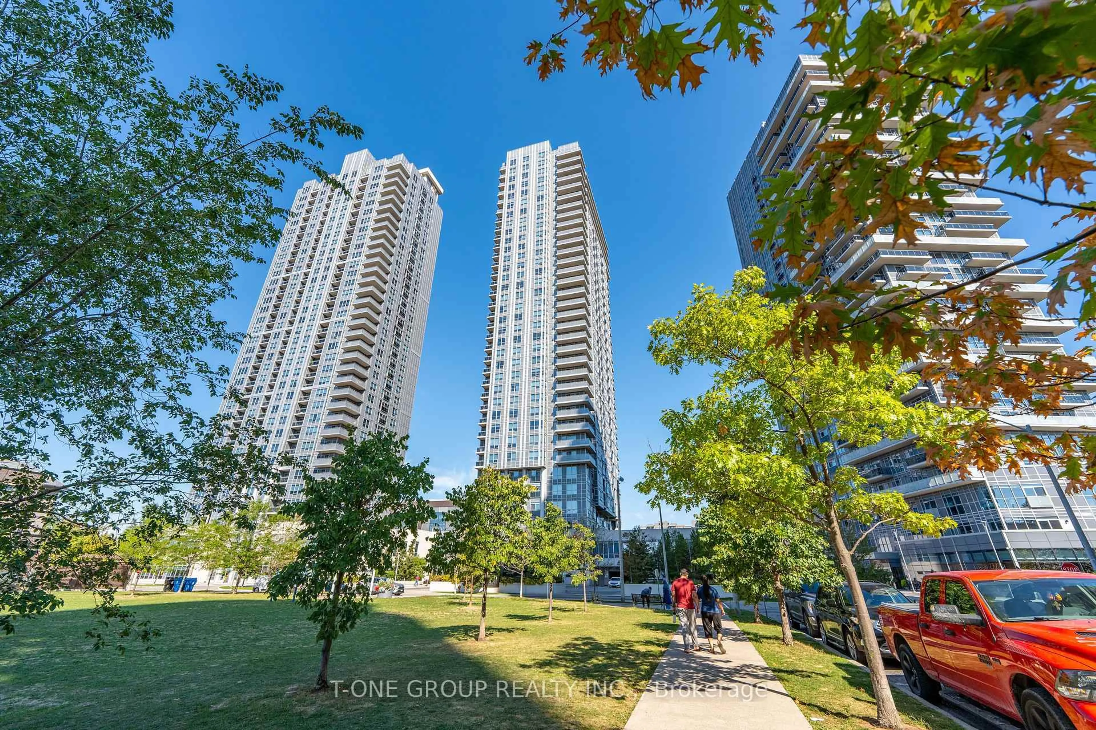 A pic from outside/outdoor area/front of a property/back of a property/a pic from drone, city buildings view from balcony for 255 Village Green Sq #1003, Toronto Ontario M1S 0L7