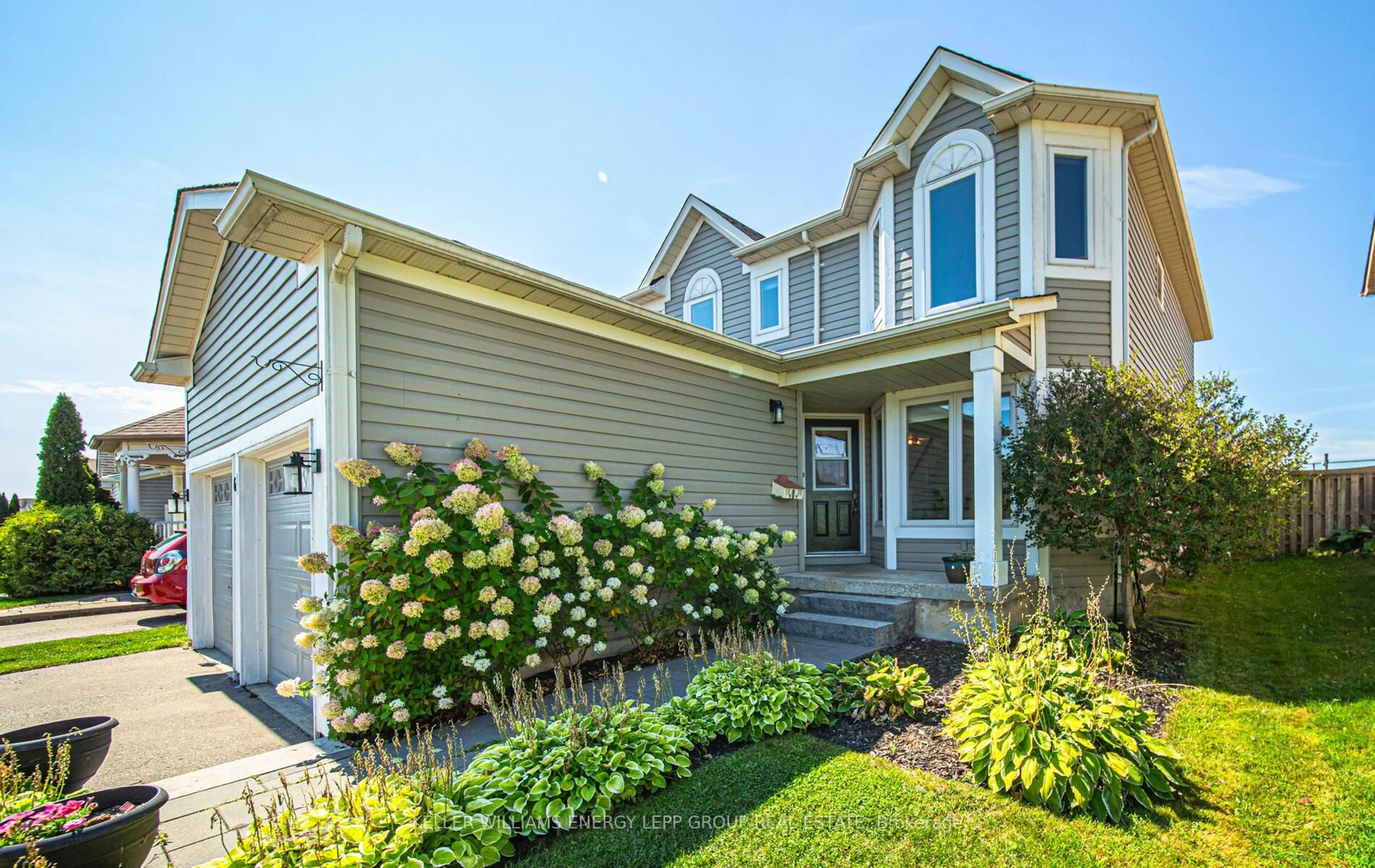 Home with vinyl exterior material, street for 6 Hammond St, Clarington Ontario L1C 5E5
