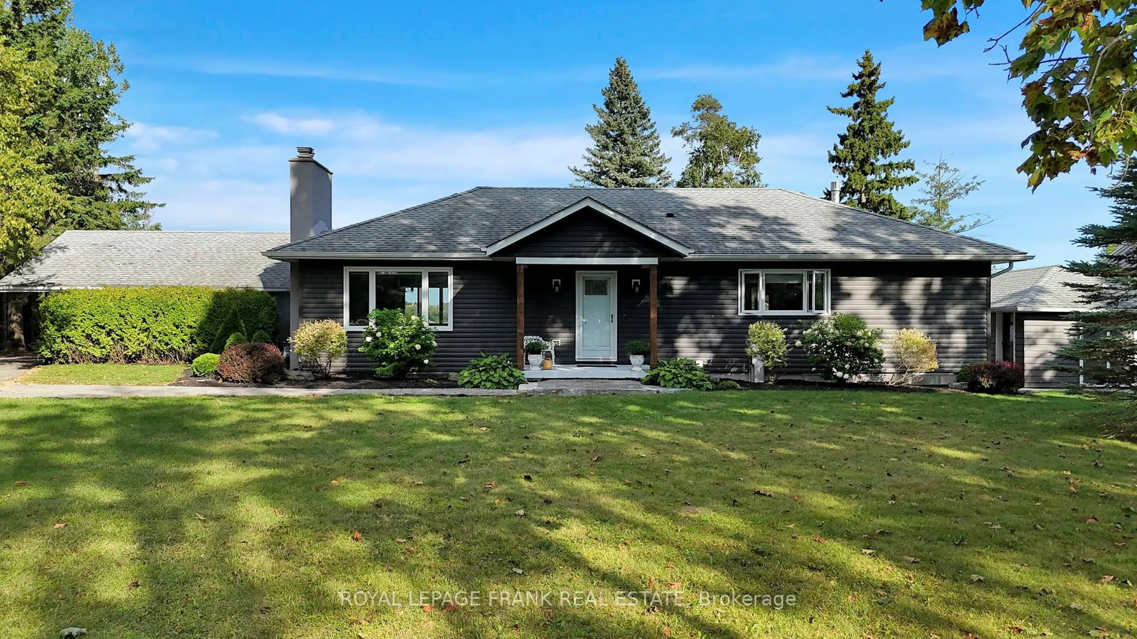 Home with vinyl exterior material, street for 230 Beech St, Scugog Ontario L9L 1N6