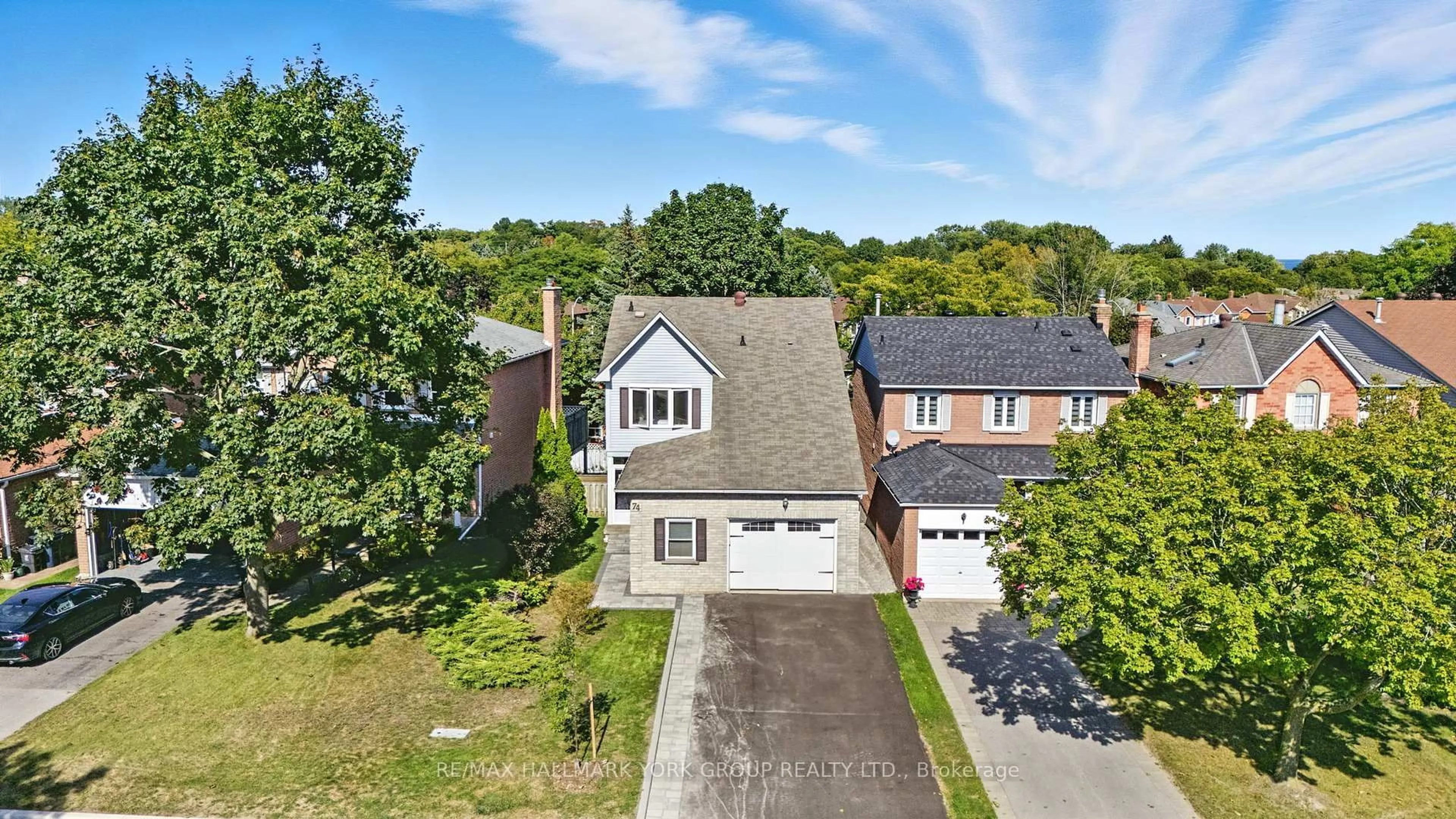 A pic from outside/outdoor area/front of a property/back of a property/a pic from drone, street for 74 Bornholm Dr, Toronto Ontario M1C 4N2