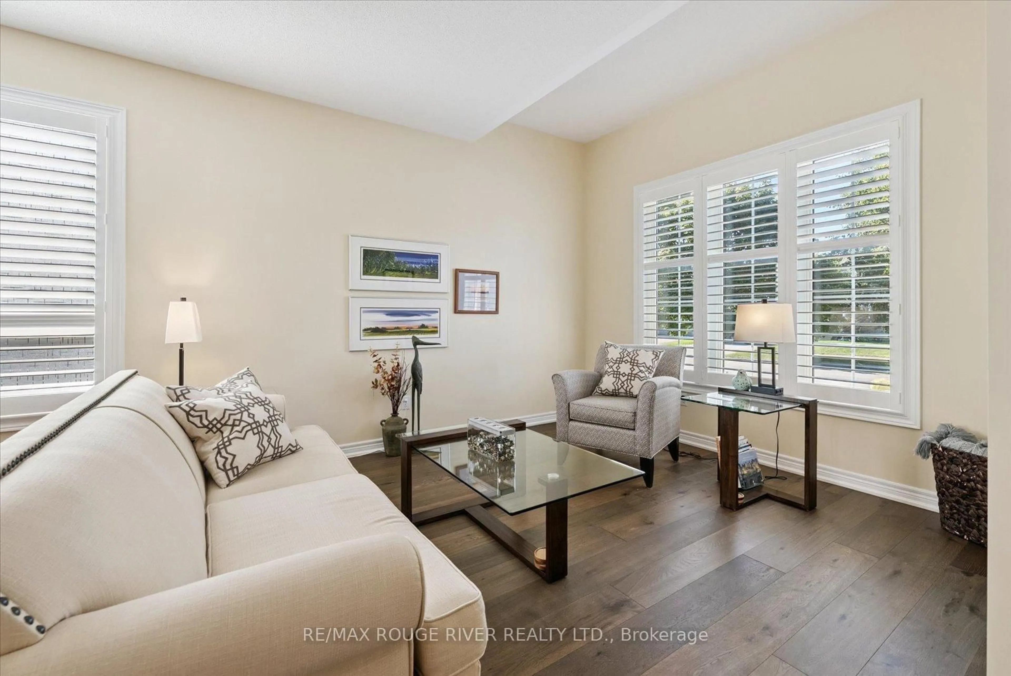 Living room with furniture, unknown for 475 Victoria St, Scugog Ontario L9L 1V2