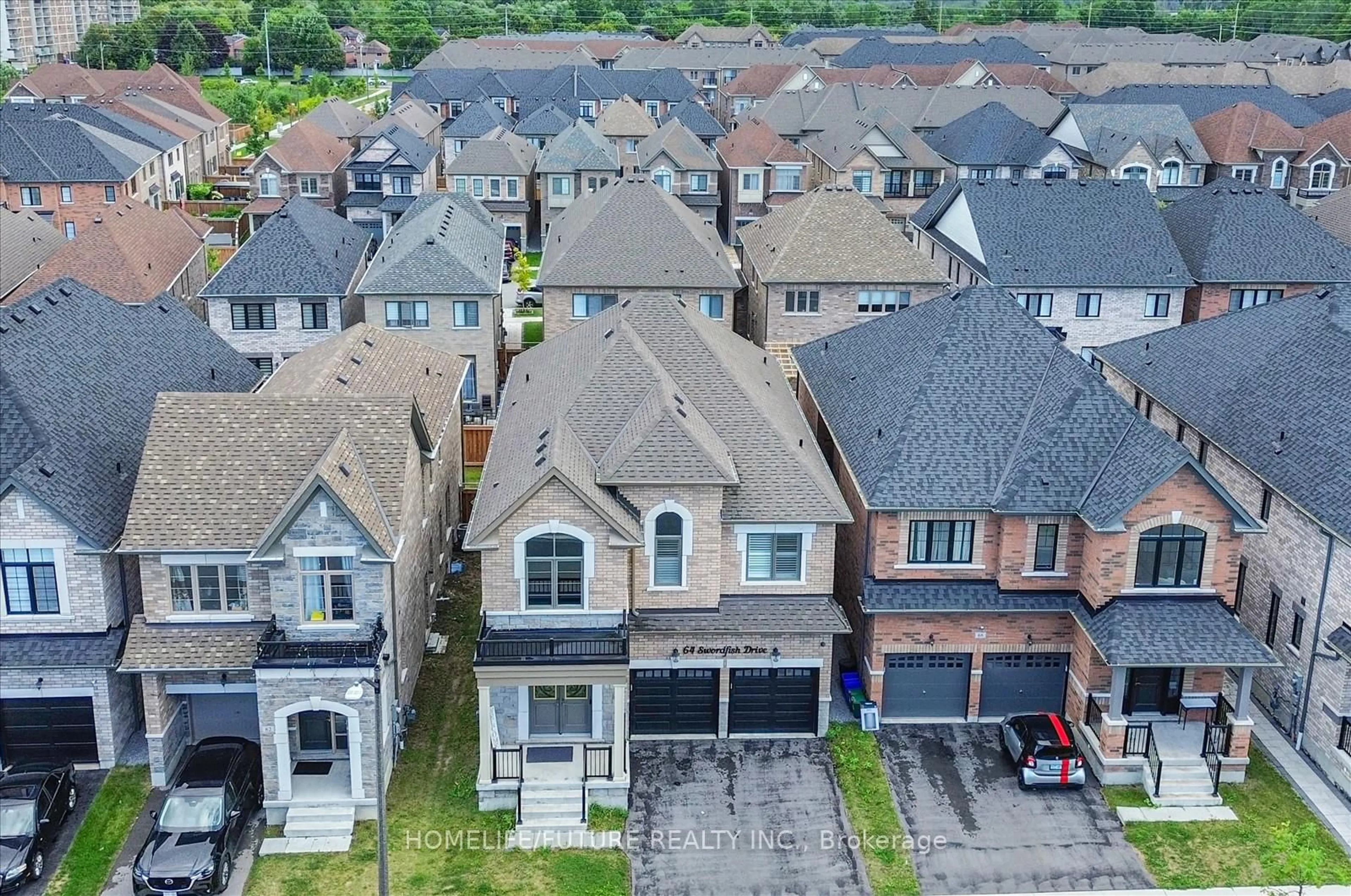 A pic from outside/outdoor area/front of a property/back of a property/a pic from drone, street for 64 Swordfish Dr, Whitby Ontario L1P 0K5