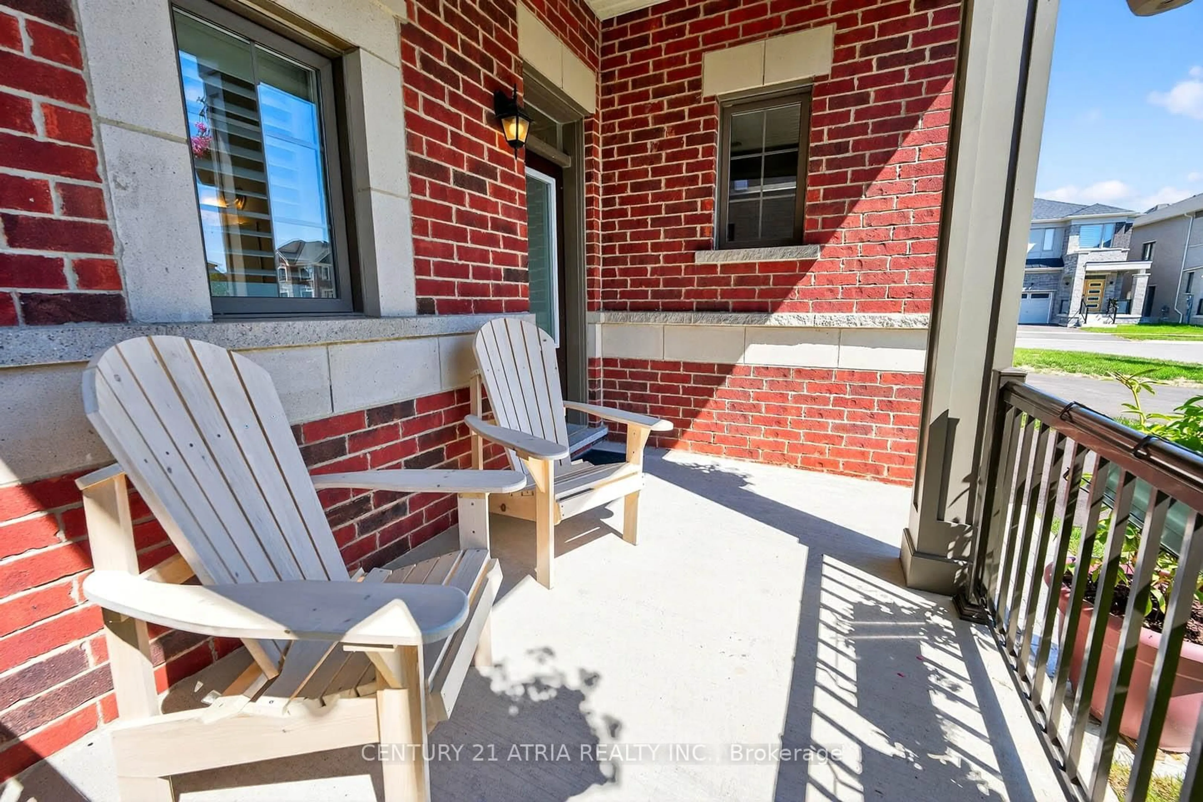 Patio, street for 2888 Foxden Sq, Pickering Ontario L1X 0N9