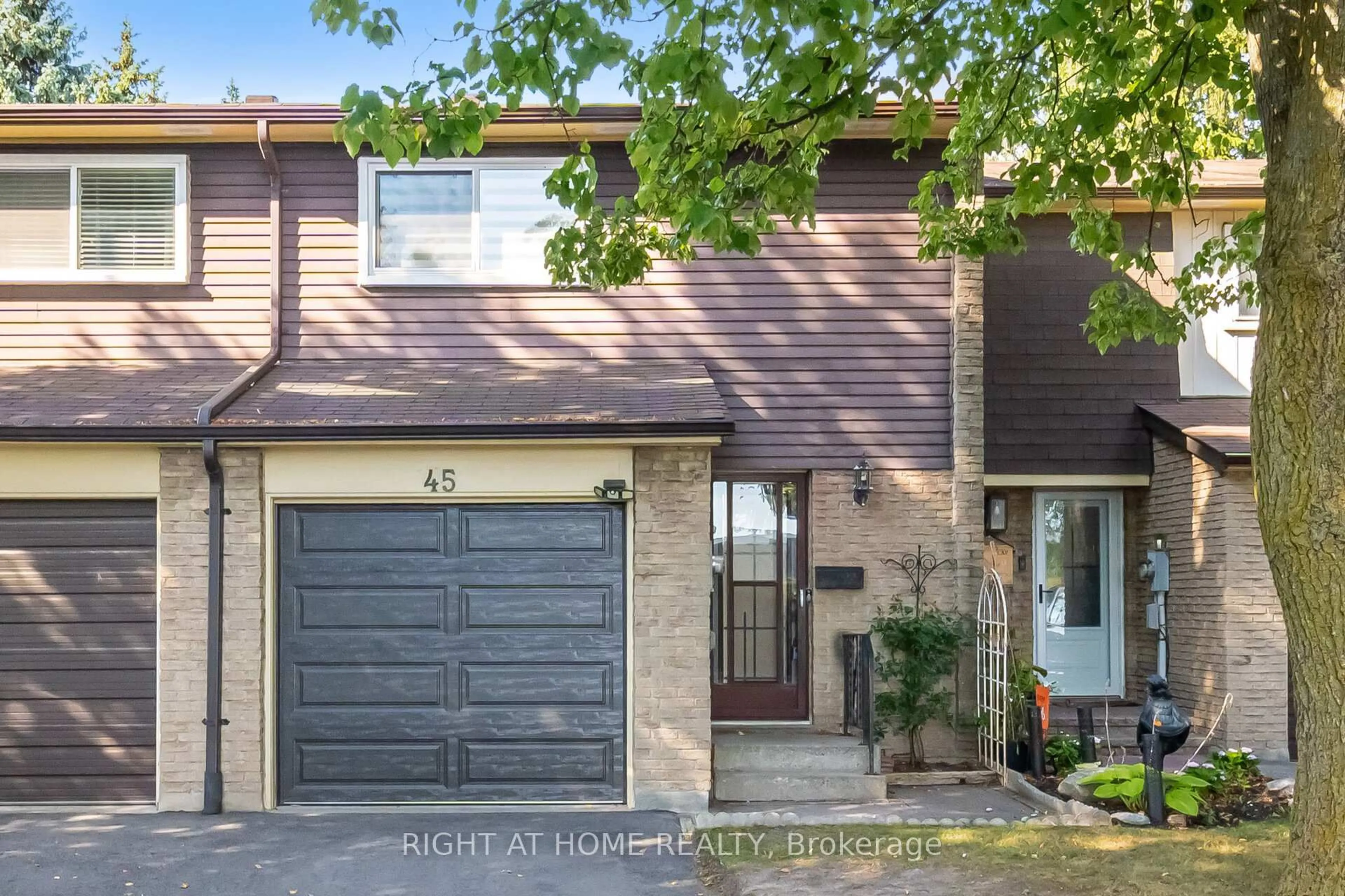 Unknown for 907 Burns St #45, Whitby Ontario L1N 6J5