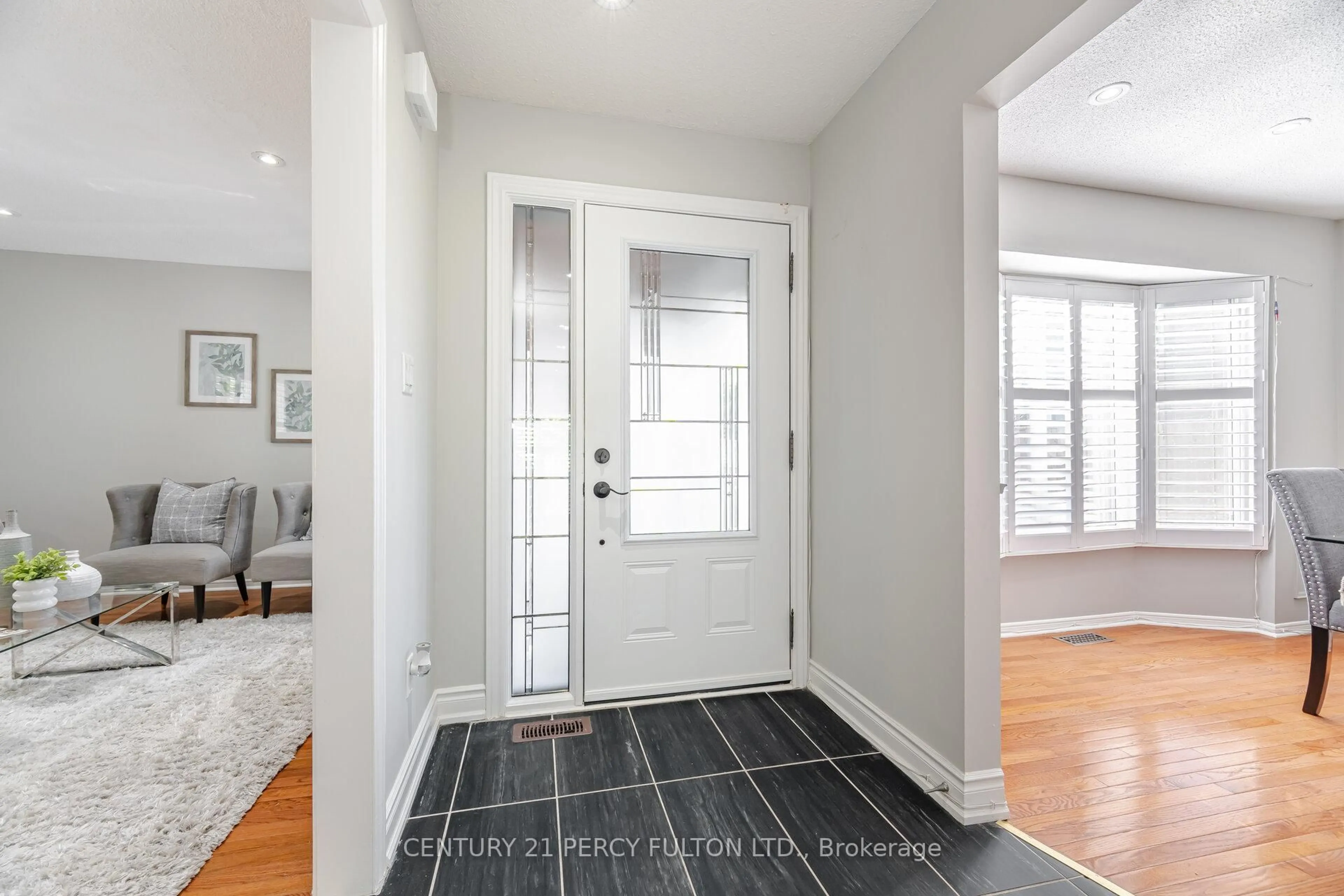 Indoor entryway for 4 Radford Dr, Ajax Ontario L1T 1V9