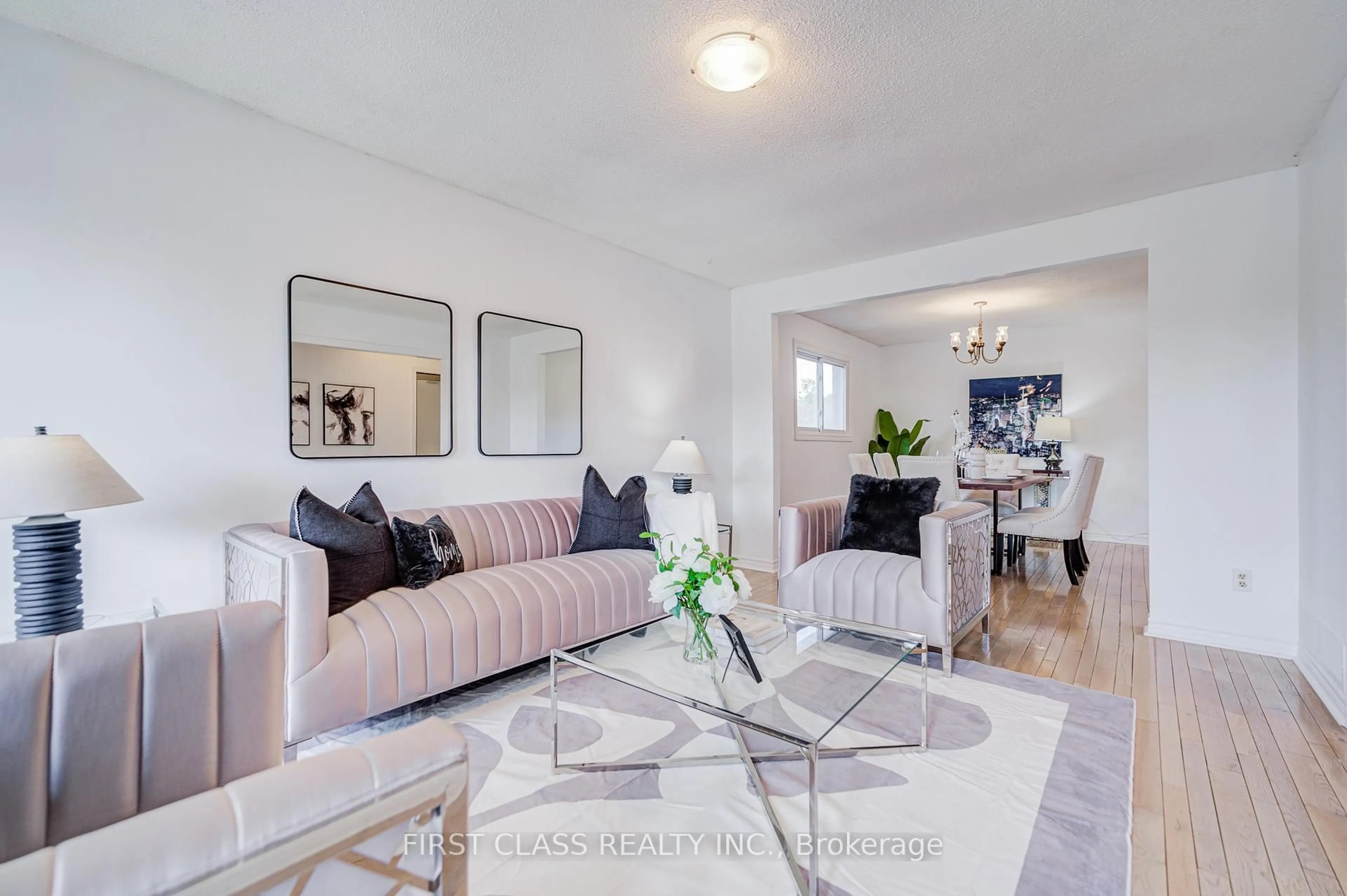 Living room with furniture, unknown for 53 Treetops Crt, Toronto Ontario M1V 2B9
