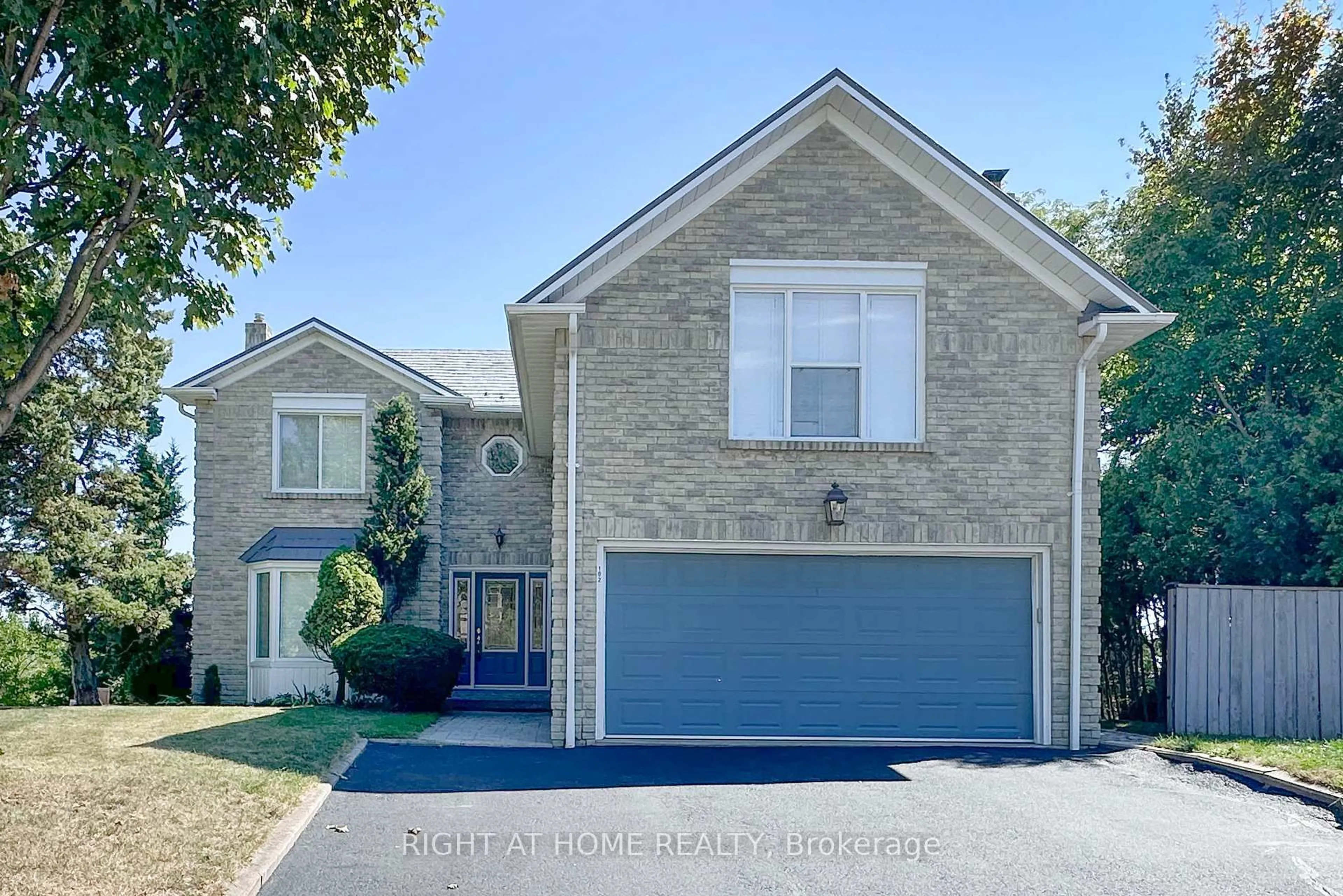 Unknown for 102 Hialeah Cres, Whitby Ontario L1N 6R1