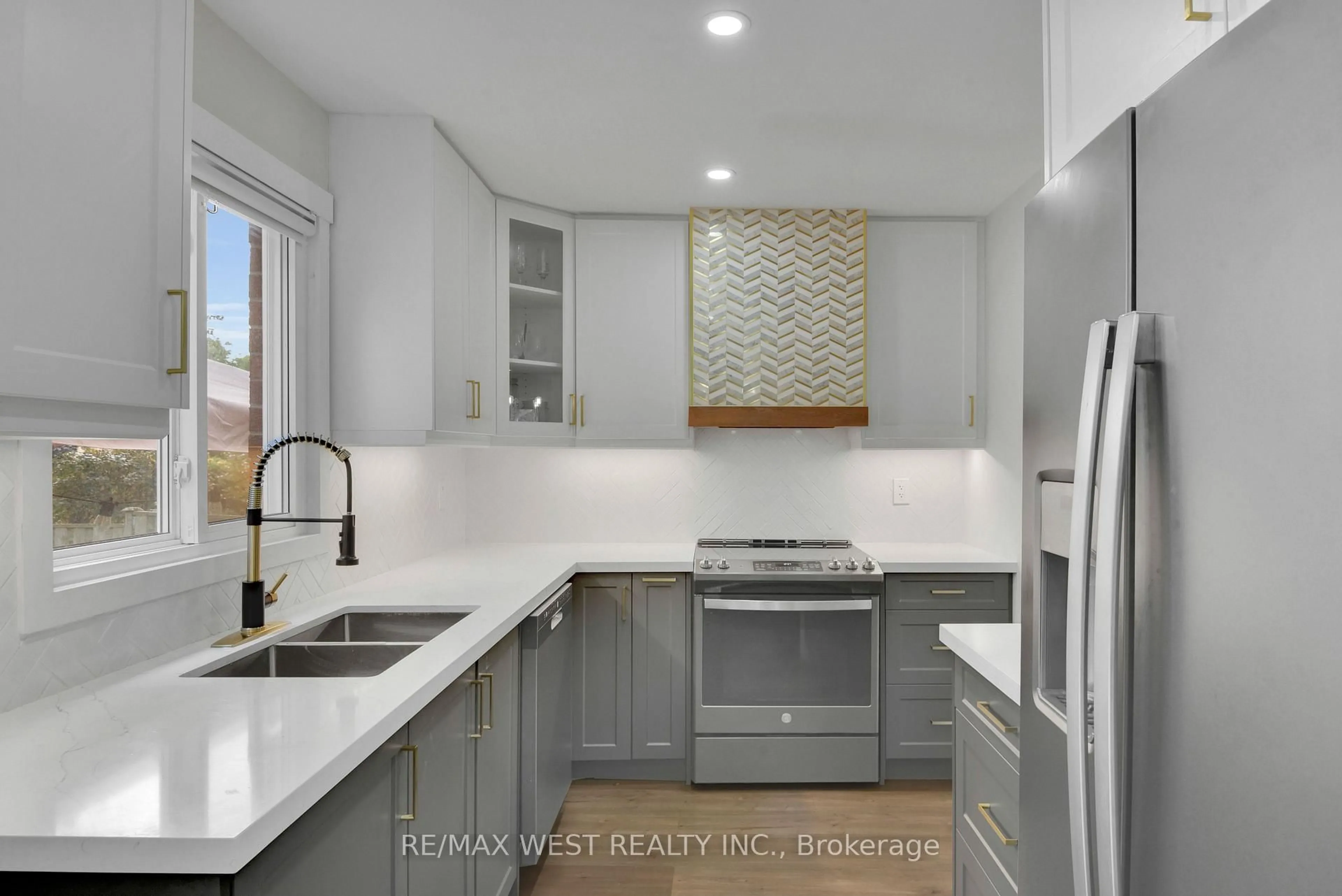 Contemporary kitchen, ceramic/tile floor for 703 Mountjoy Crt, Oshawa Ontario L1K 1W8