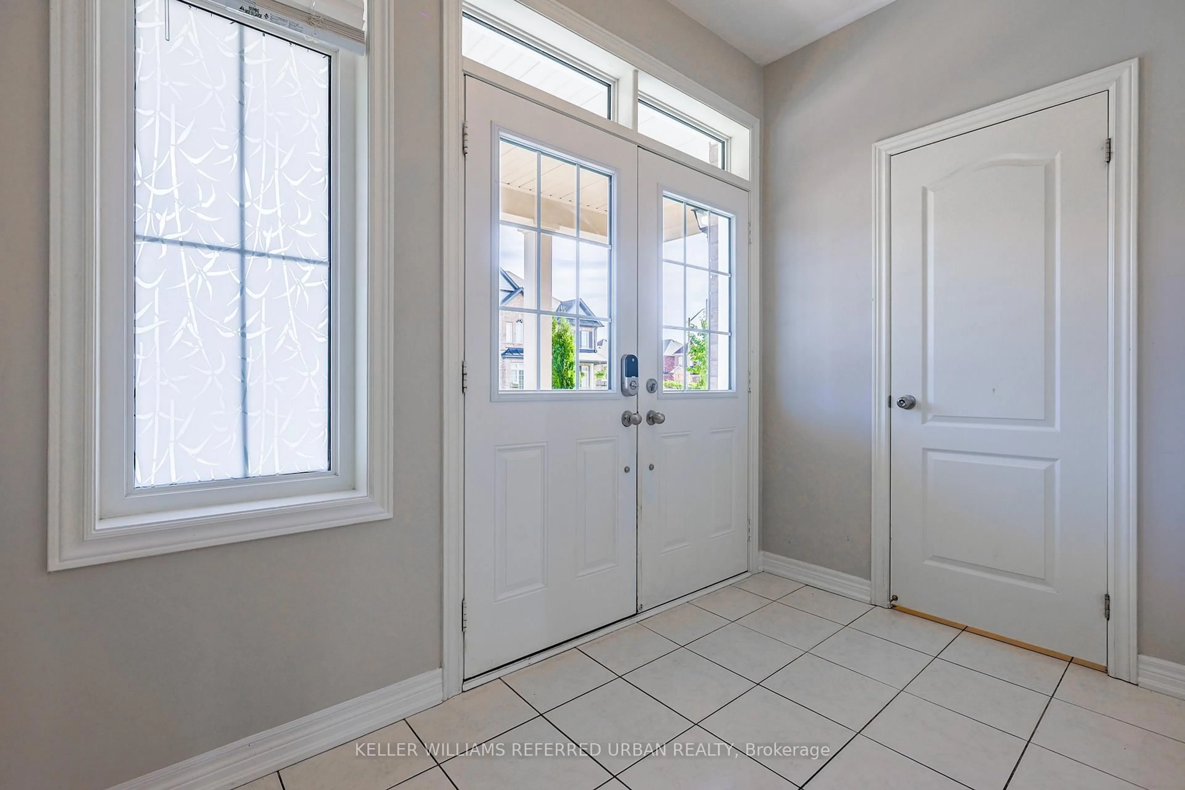 Indoor entryway for 30 Henry Smith Ave, Clarington Ontario L1C 0W2