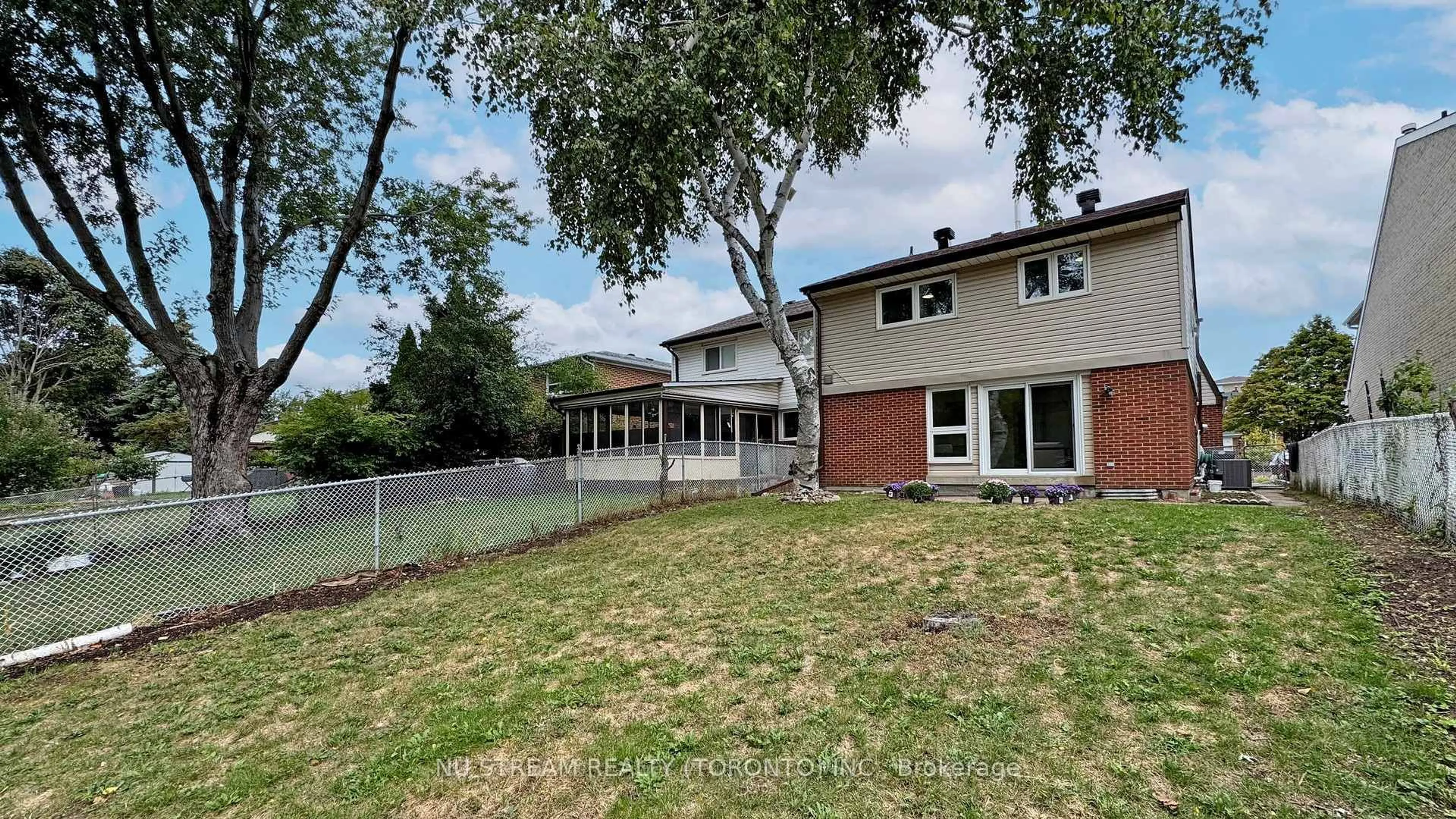 A pic from outside/outdoor area/front of a property/back of a property/a pic from drone, unknown for 36 Marrakesh Dr, Toronto Ontario M1S 3H8