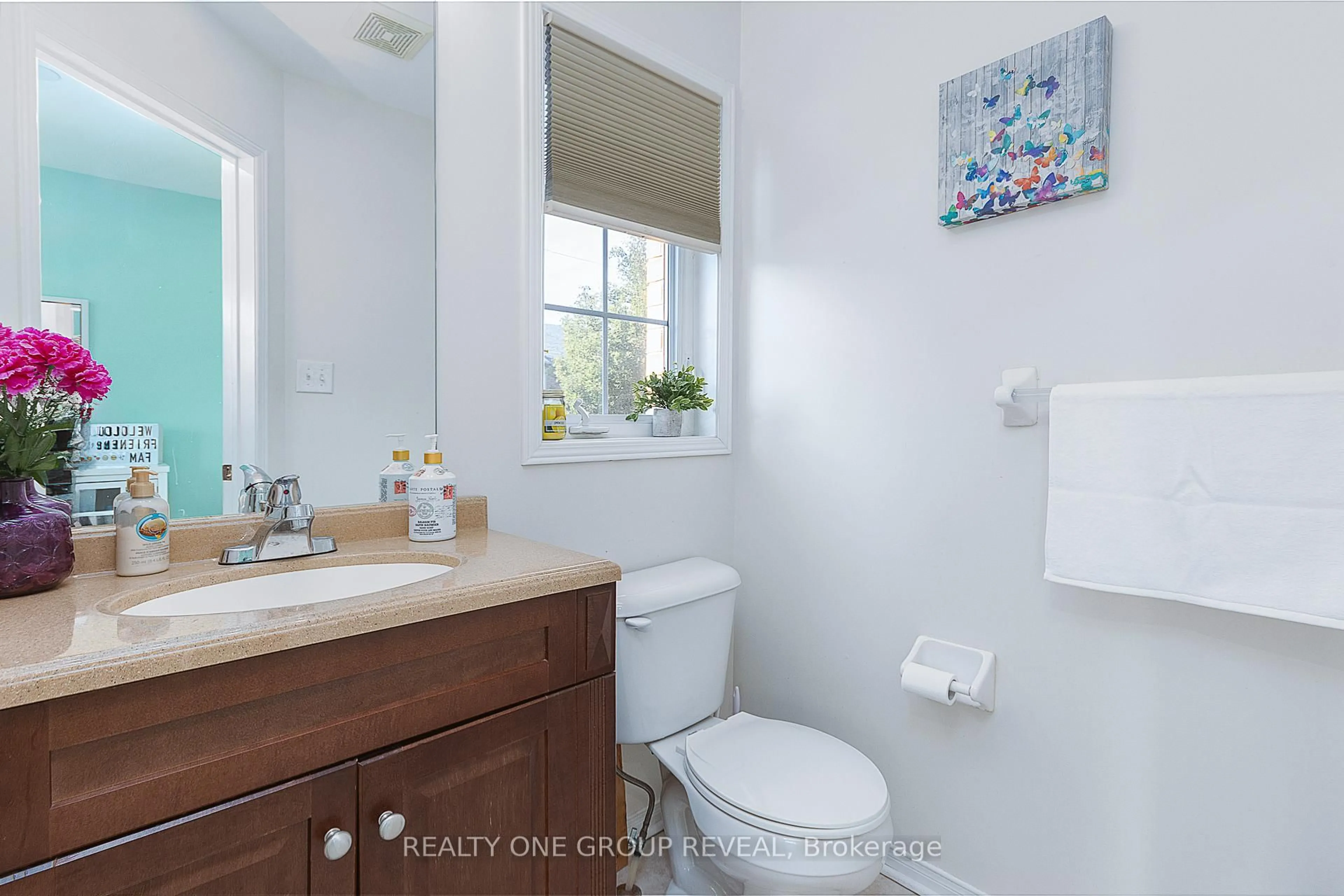 Standard bathroom, ceramic/tile floor for 303 Porte Rd, Ajax Ontario L1S 0A4