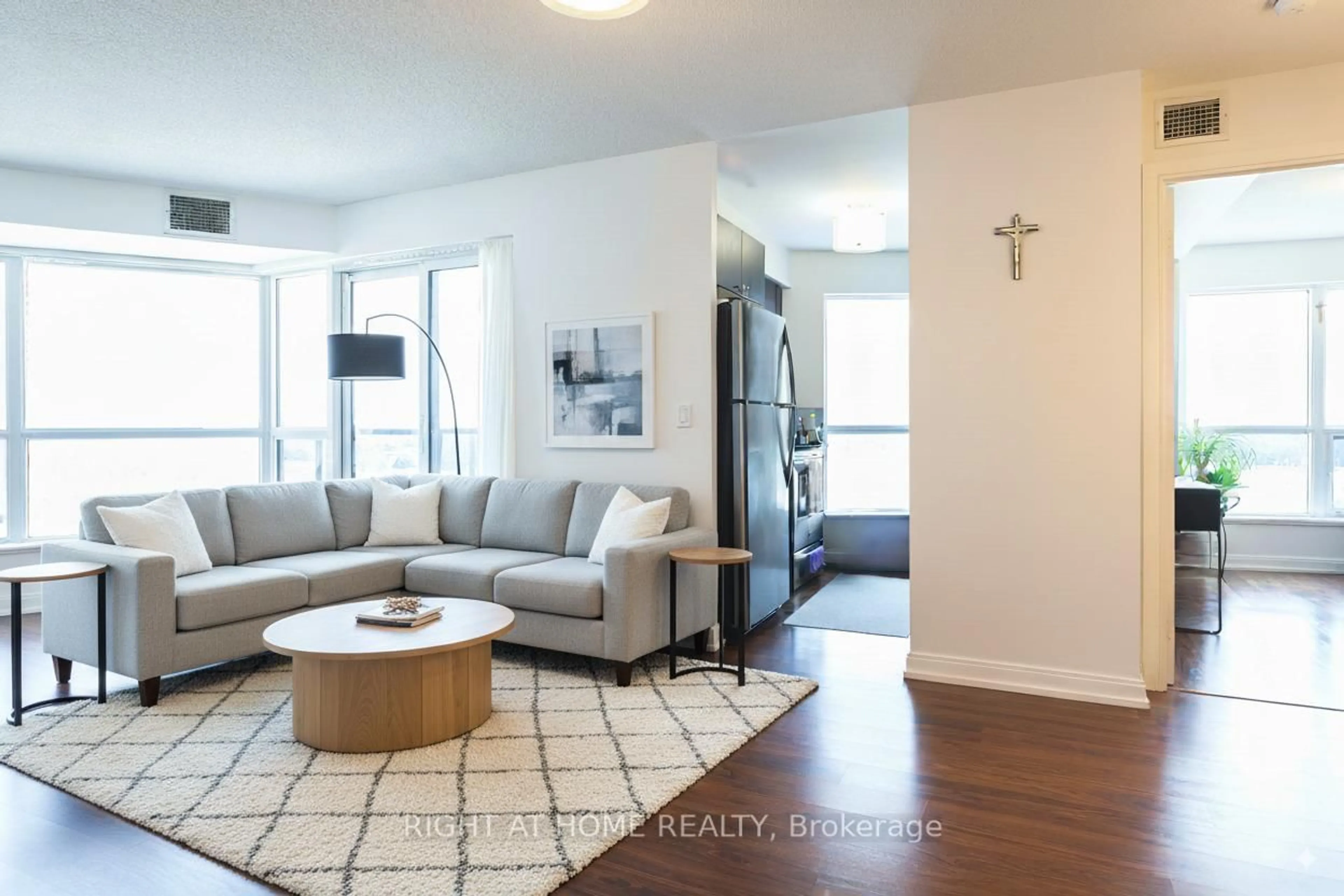 Living room with furniture, unknown for 151 Village Green Sq #908, Toronto Ontario M1S 0K5