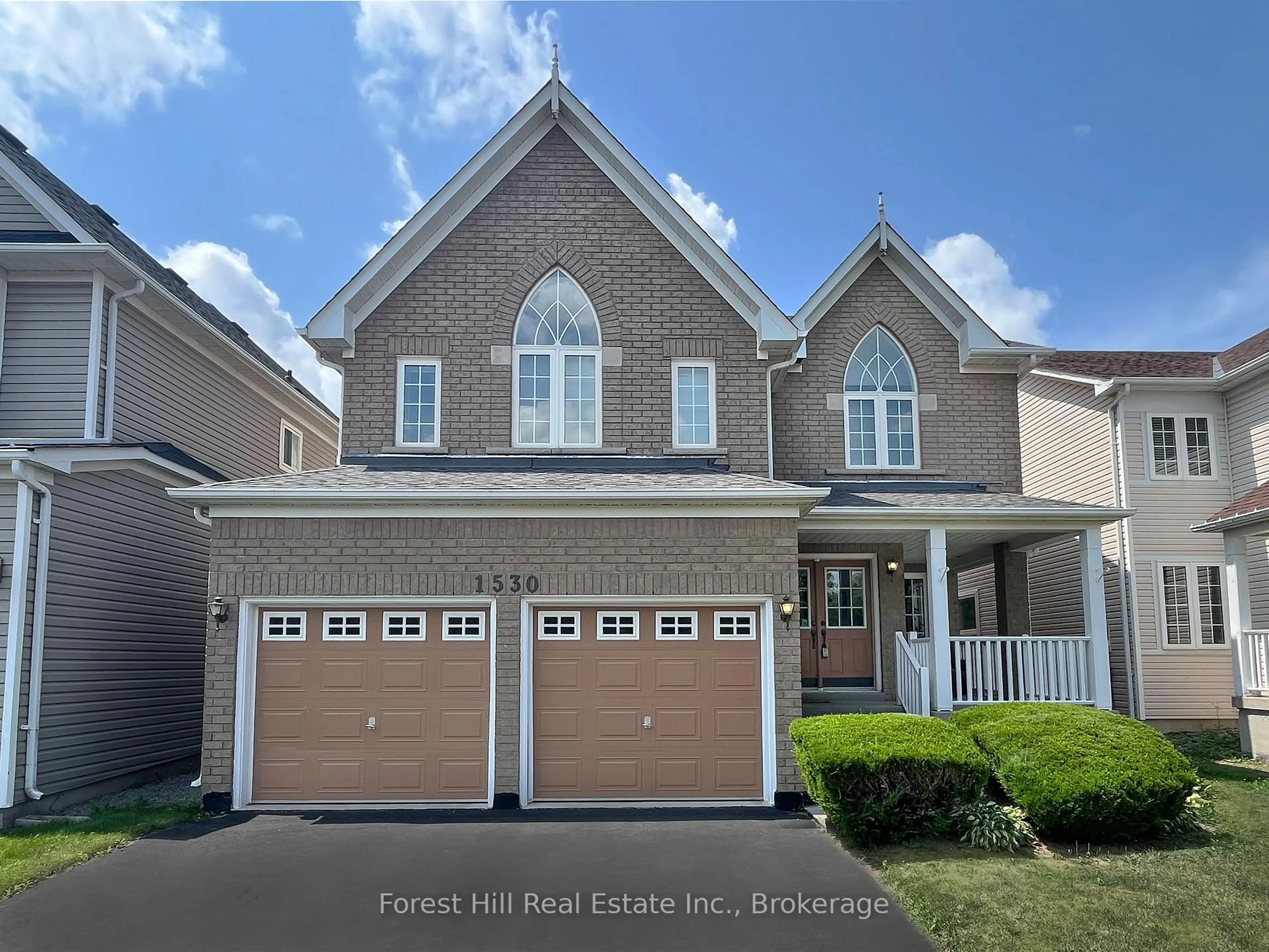 Home with vinyl exterior material, street for 1530 Aldergrove Dr, Oshawa Ontario L1K 2Y3