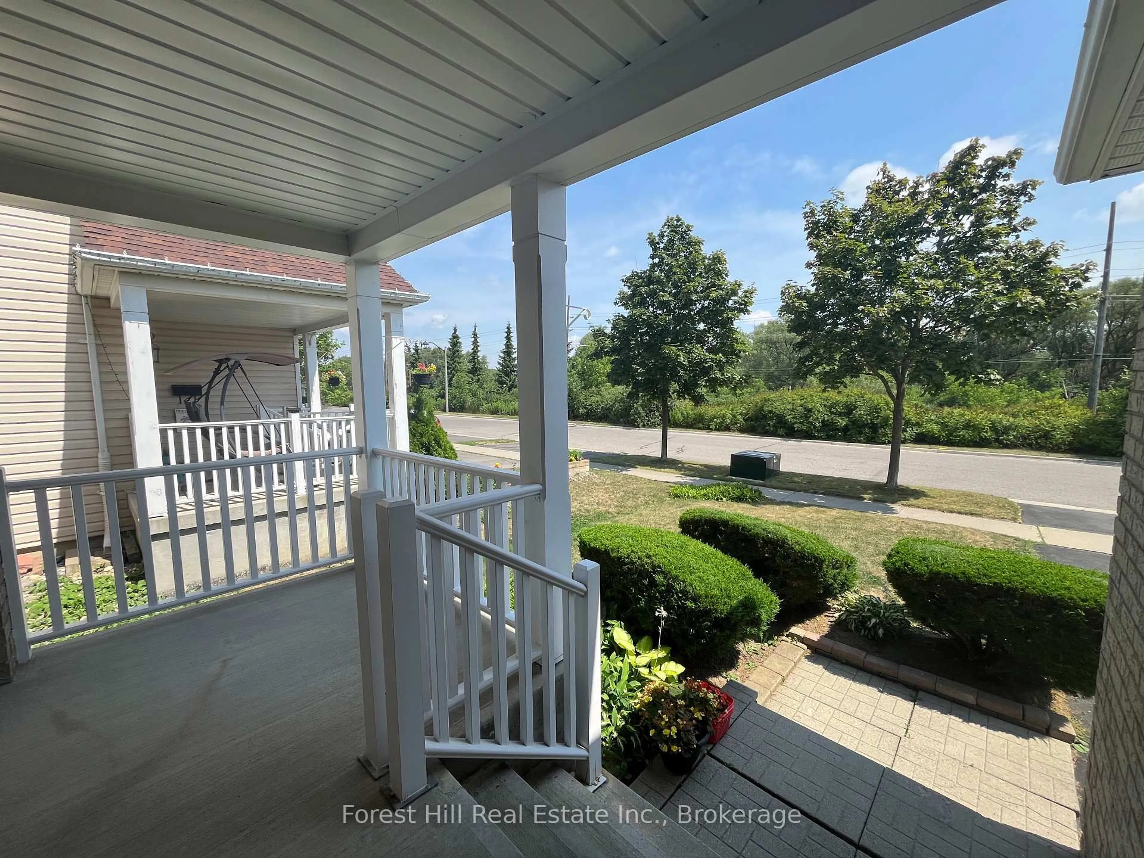 Patio, water/lake/river/ocean view for 1530 Aldergrove Dr, Oshawa Ontario L1K 2Y3